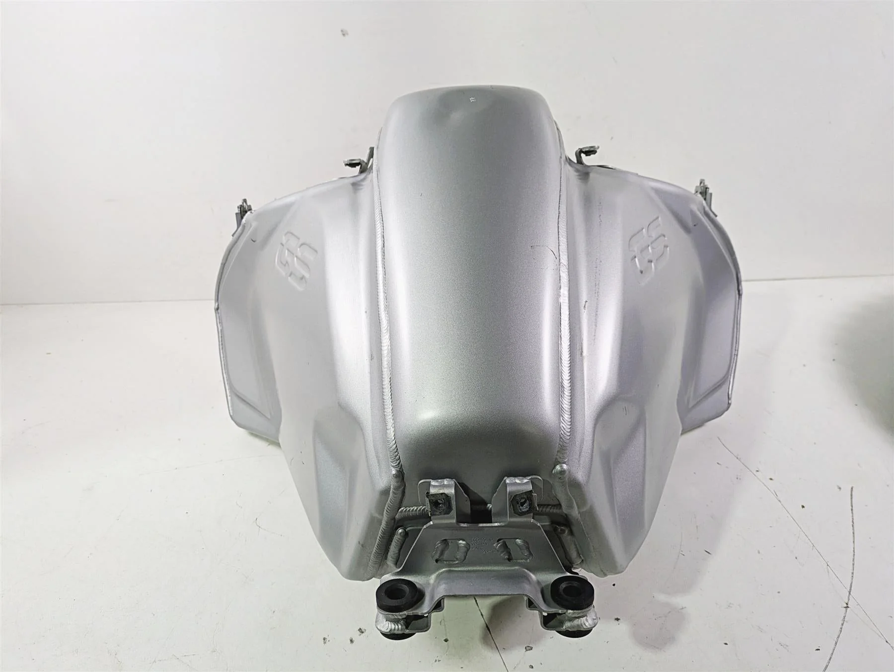 2015 BMW R1200GS Adv K51 Fuel Gas Petrol Tank 16118536188 - Image 2