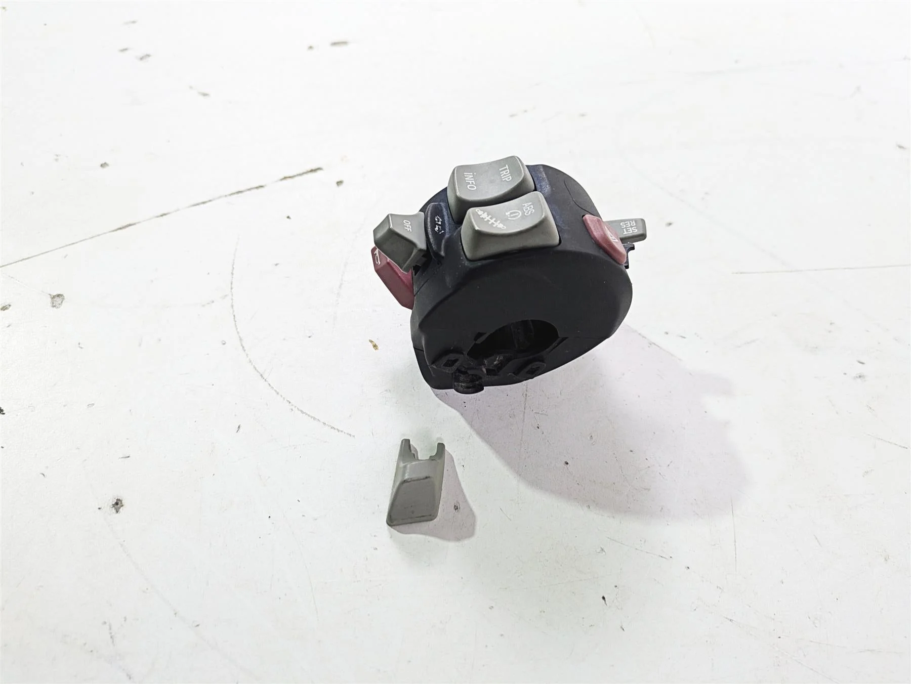 2015 BMW R1200GS Adv K51 Left Hand Control Switch READ 61318549965 - Image 2