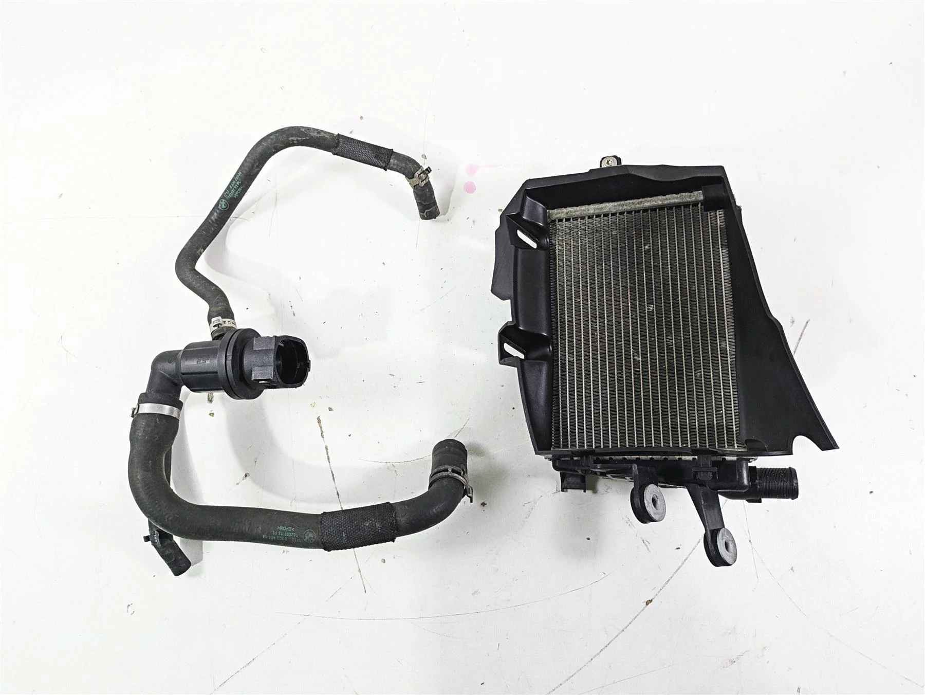 2015 BMW R1200GS Adv K51 Left Radiator Thermostat Fan Cover 17118546408 - Image 4