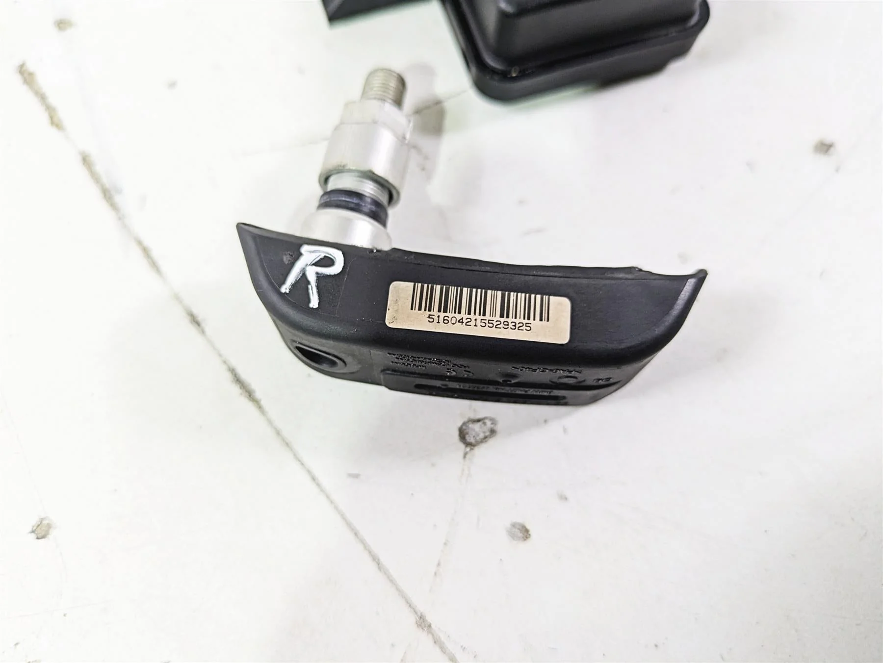 2015 BMW R1200GS Adv K51 Rdc Sensor & Rear Tire Pressure Sensor 65758546222 - Image 7
