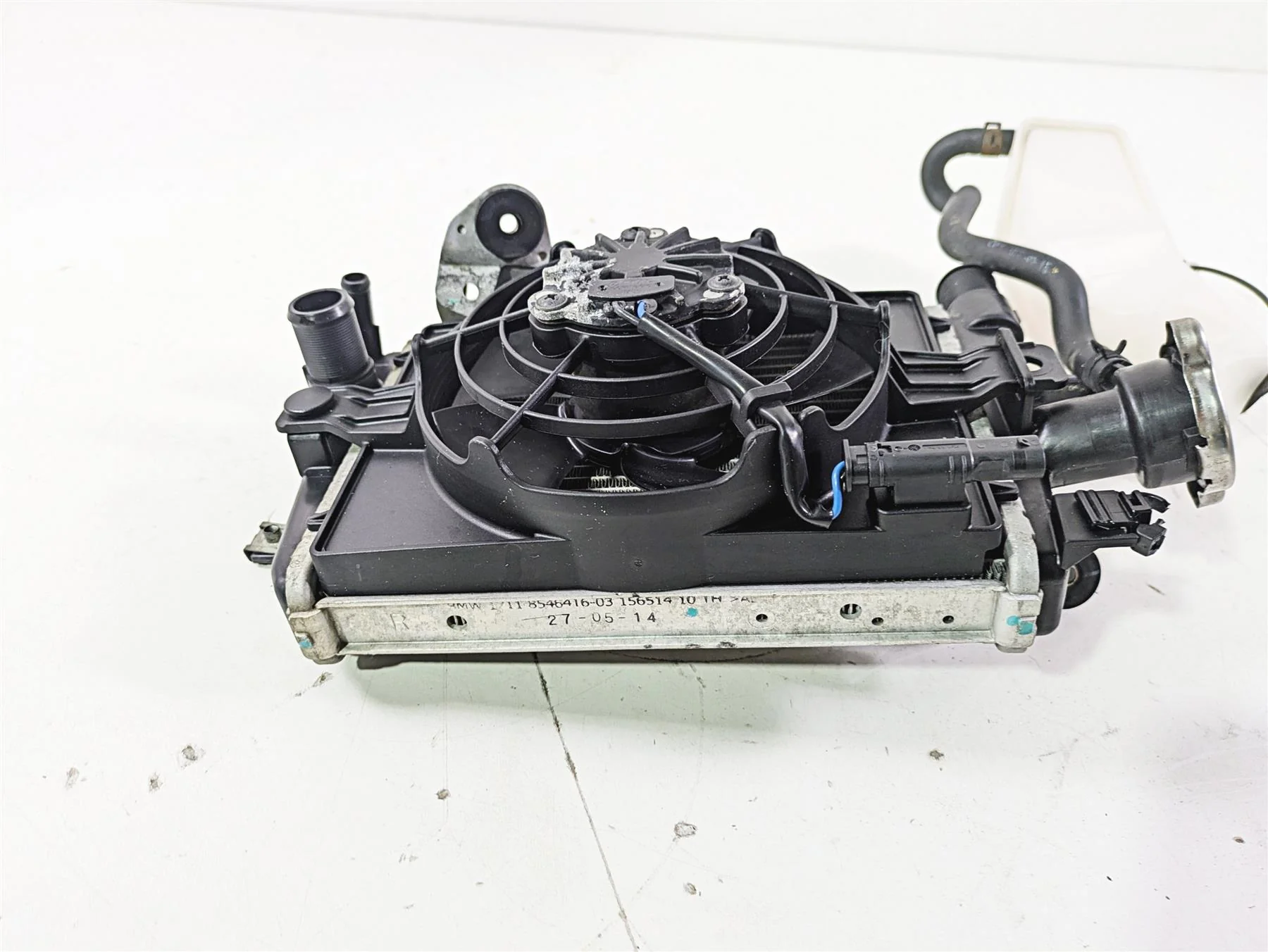 2015 BMW R1200GS Adv K51 Right Radiator Fan Reservoir & Cover 17118546416 - Image 4