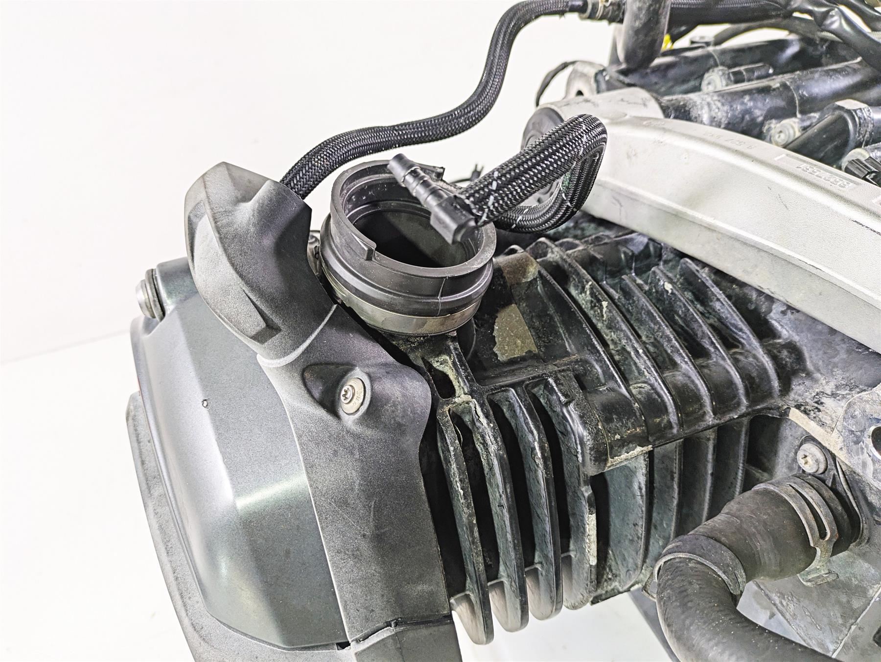 2015 BMW R1200GS Adv K51 Running Engine Motor 37K Black -Video 11008389100 - Image 6