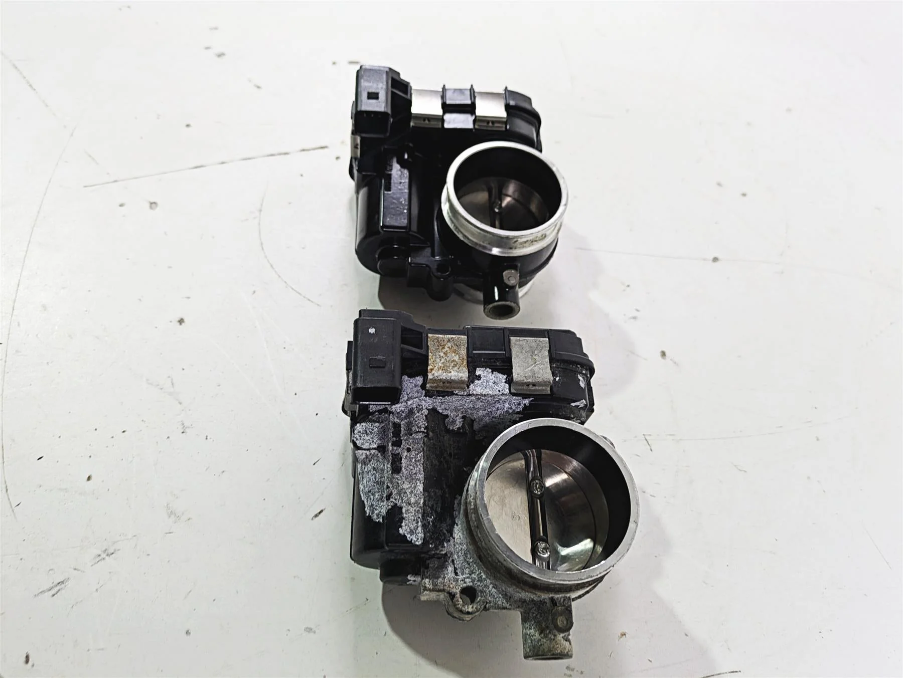 2015 BMW R1200GS Adv K51 Throttle Body Bodies Set 13548564959 - Image 3