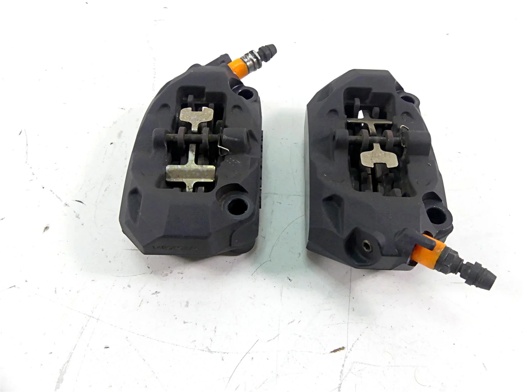 2015 BMW R1200GS GSW K50 Front Brembo Brake Caliper 100mm Set 34118556205 - Image 4