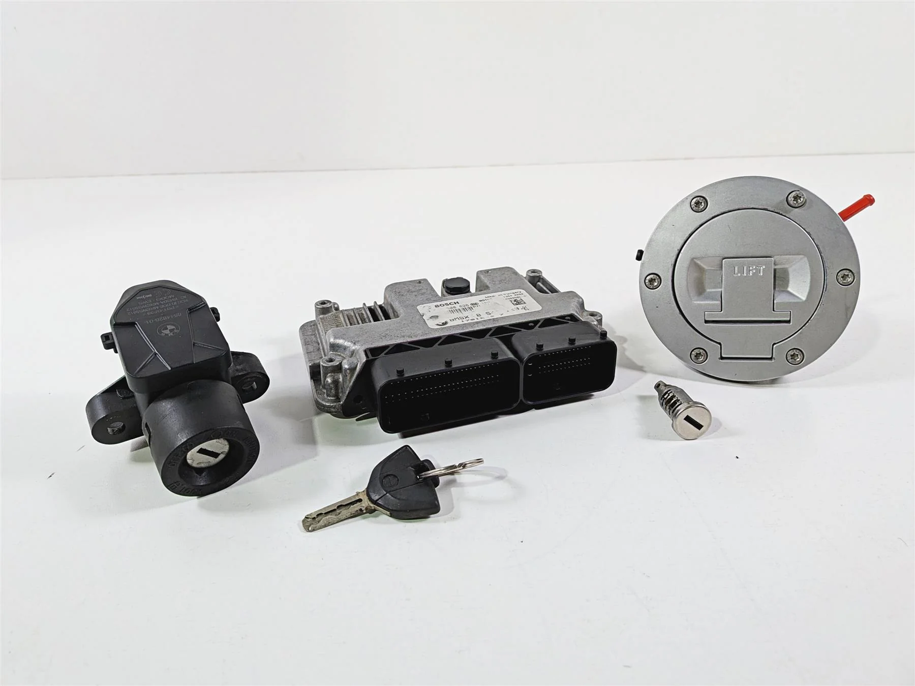 2015 BMW R1200GS K50 Cdi Ecu Ecm Module Ignition Switch Key Lock Gas Cap 13618546129 - Image 13