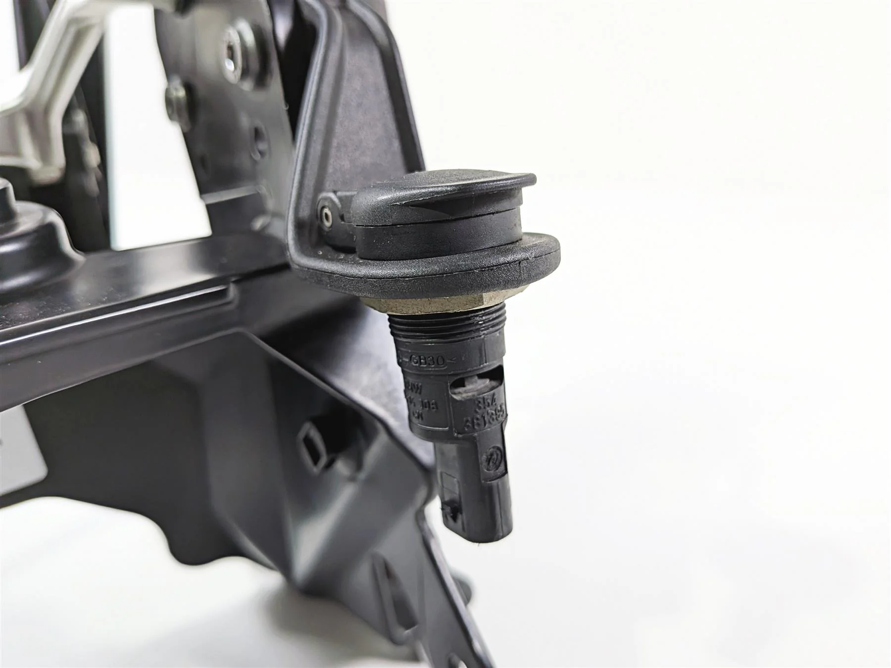 2015 BMW R1200GS  K50 Front Windshield Adjustment Mount 46637726524 - Image 6