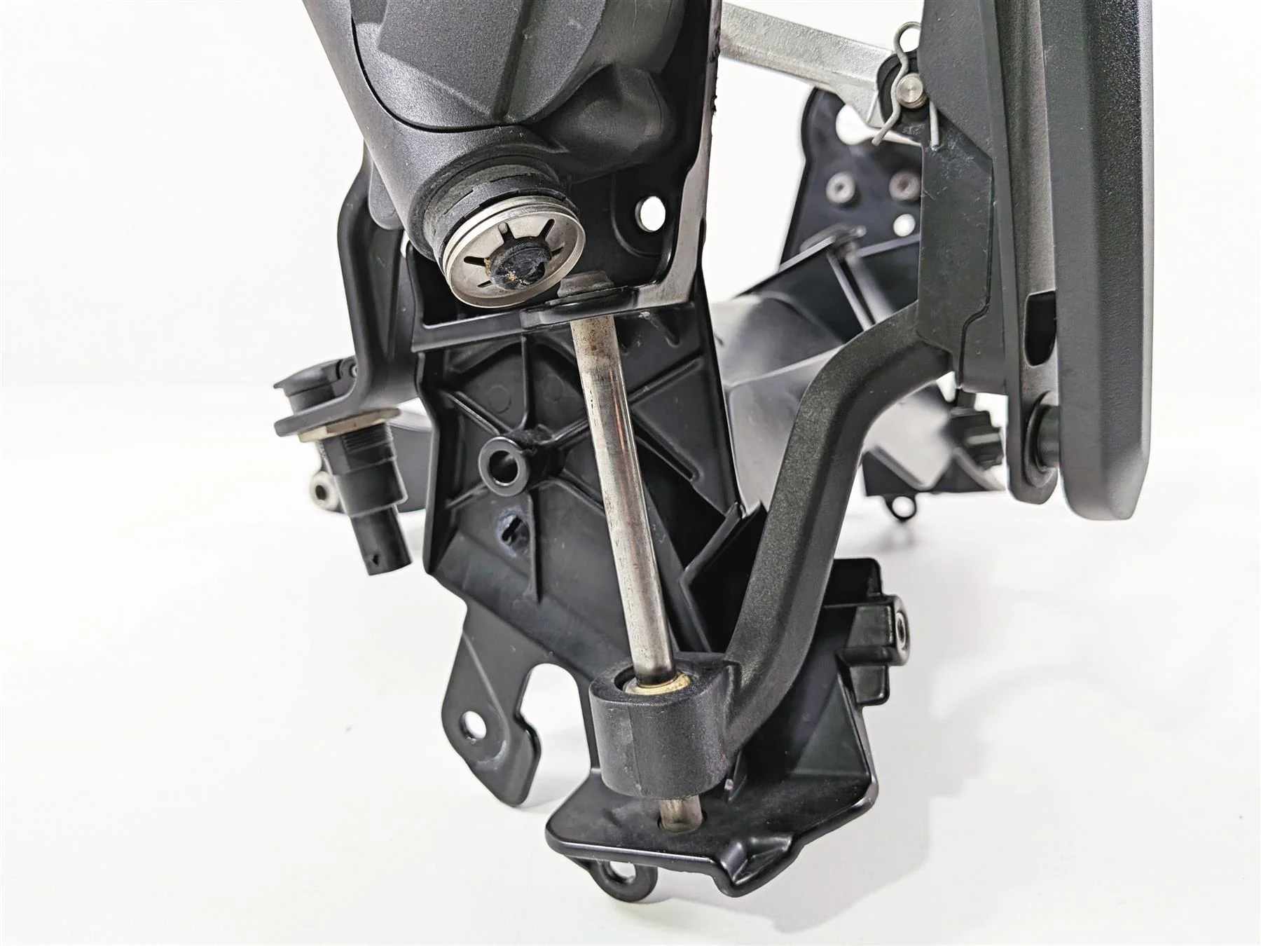 2015 BMW R1200GS  K50 Front Windshield Adjustment Mount 46637726524 - Image 8