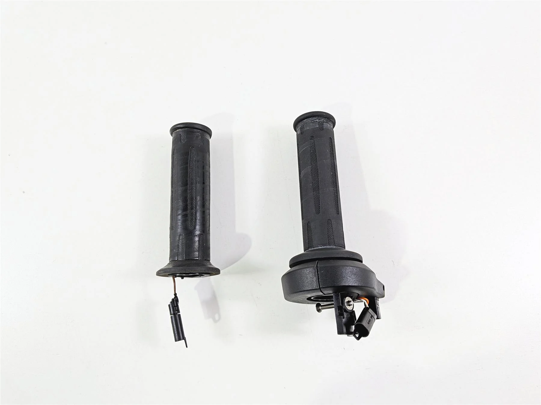2015 BMW R1200GS K50 Left Right Heated Hand Grip Cruise 61318552124 - Image 11