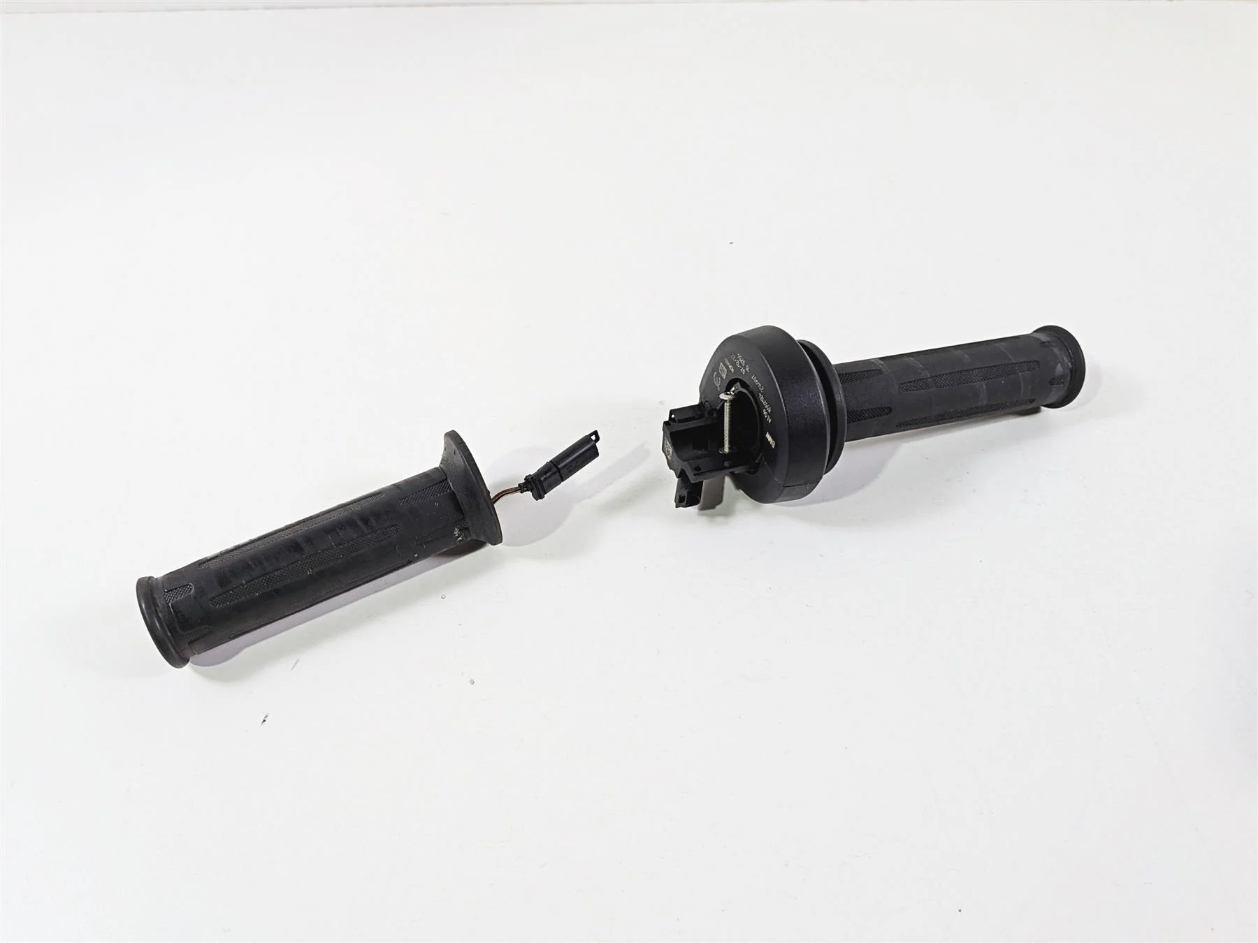 2015 BMW R1200GS K50 Left Right Heated Hand Grip Cruise 61318552124 - Image 3