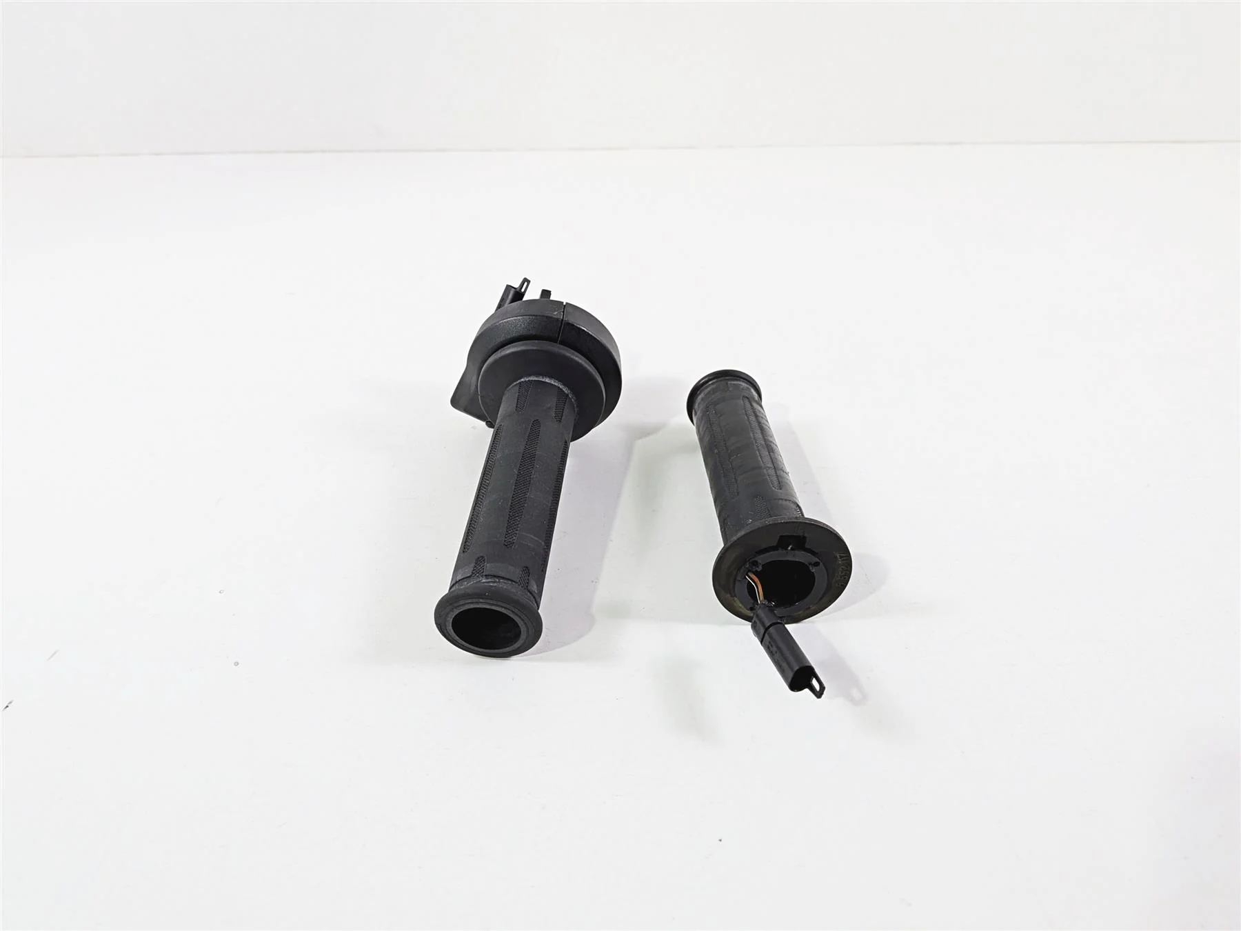 2015 BMW R1200GS K50 Left Right Heated Hand Grip Cruise 61318552124 - Image 7