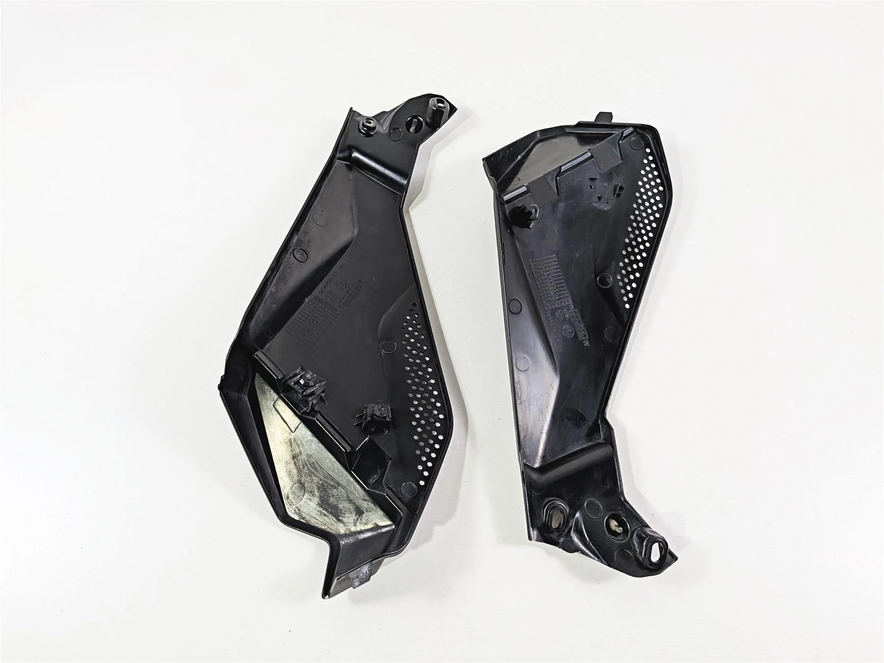 2015 BMW R1200GS  K50 Lower Side Tank Fairing Set READ 46638528676 46638528675 - Image 7