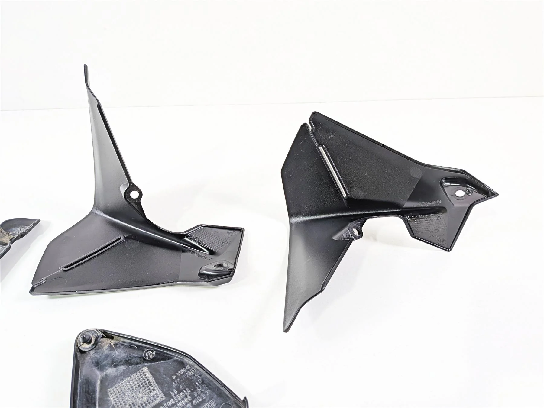 2015 BMW R1200GS  K50 Plastic Frame Infill Cover Deflector Set  46618528678 - Image 8