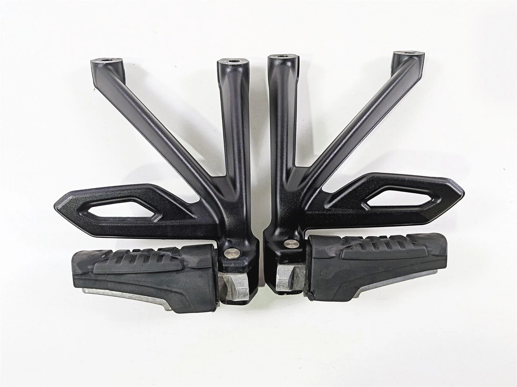 2015 BMW R1200GS  K50 Rear Black Passenger Foot Peg Set 46718526741 46718526742
