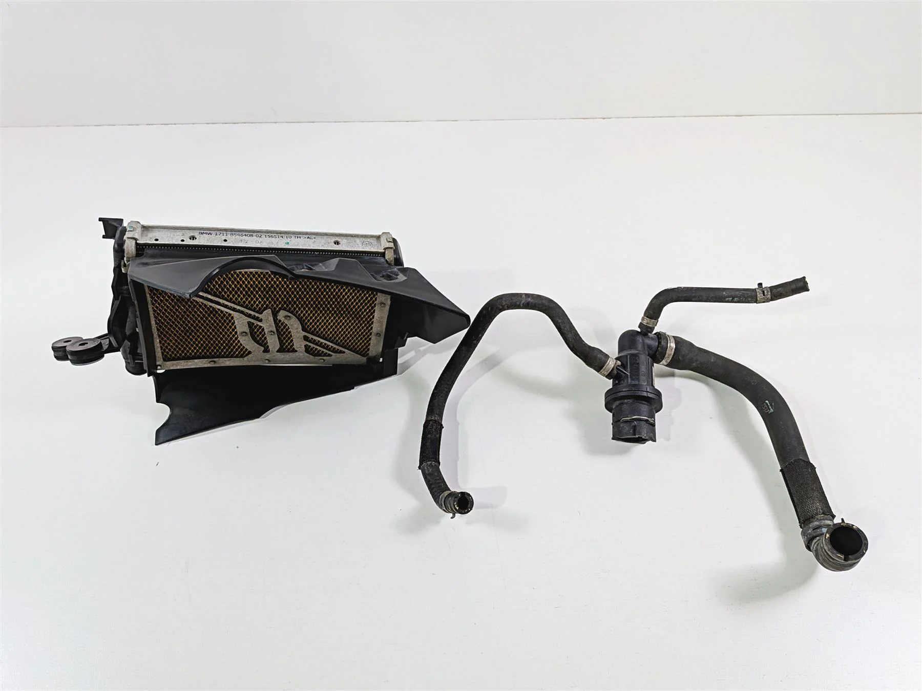 2015 BMW R1200GS  K50 Right Left Radiator Fan & Covers -No Leaks 17118546416 - Image 16