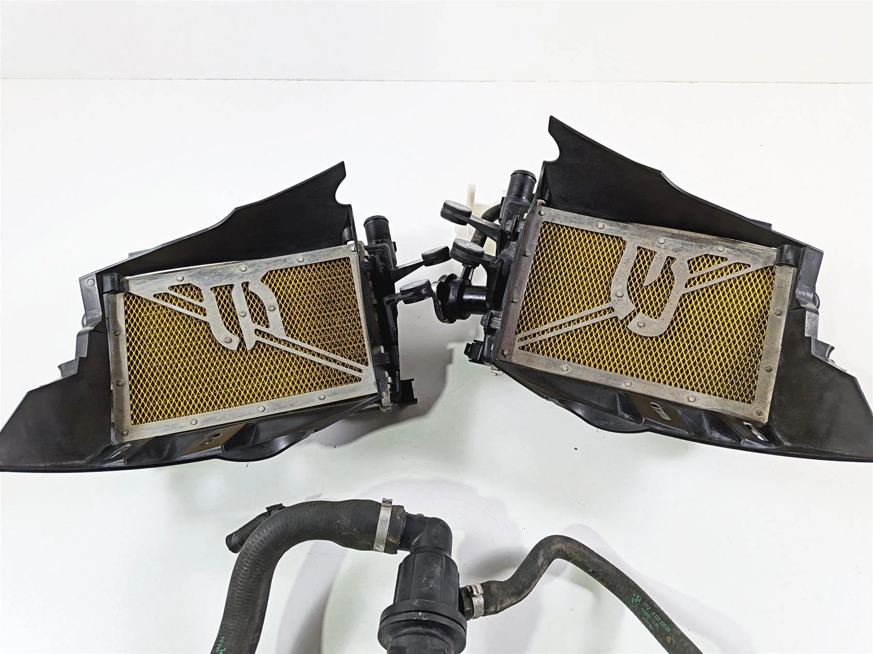 2015 BMW R1200GS  K50 Right Left Radiator Fan & Covers -No Leaks 17118546416 - Image 2