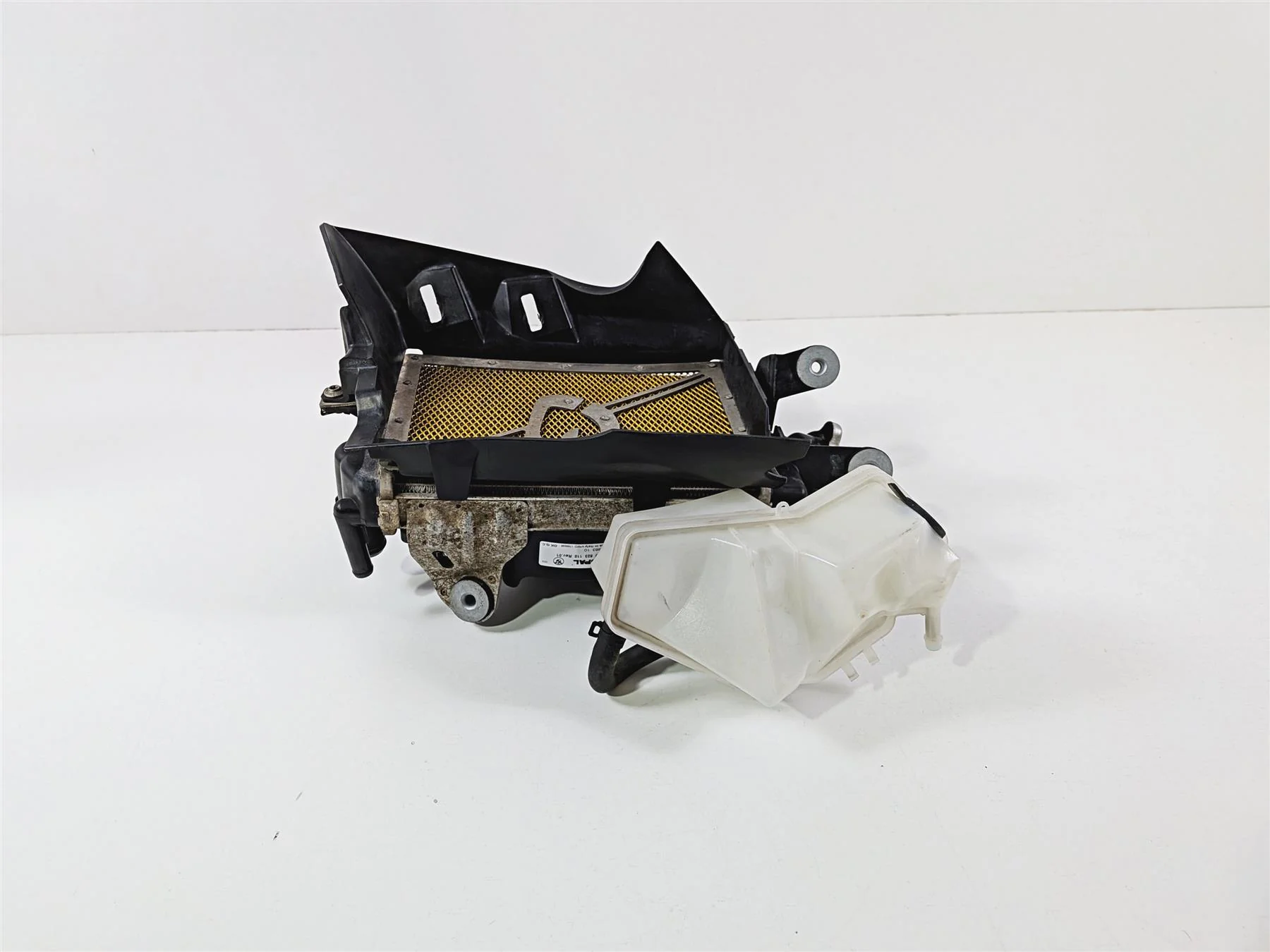 2015 BMW R1200GS  K50 Right Left Radiator Fan & Covers -No Leaks 17118546416 - Image 6