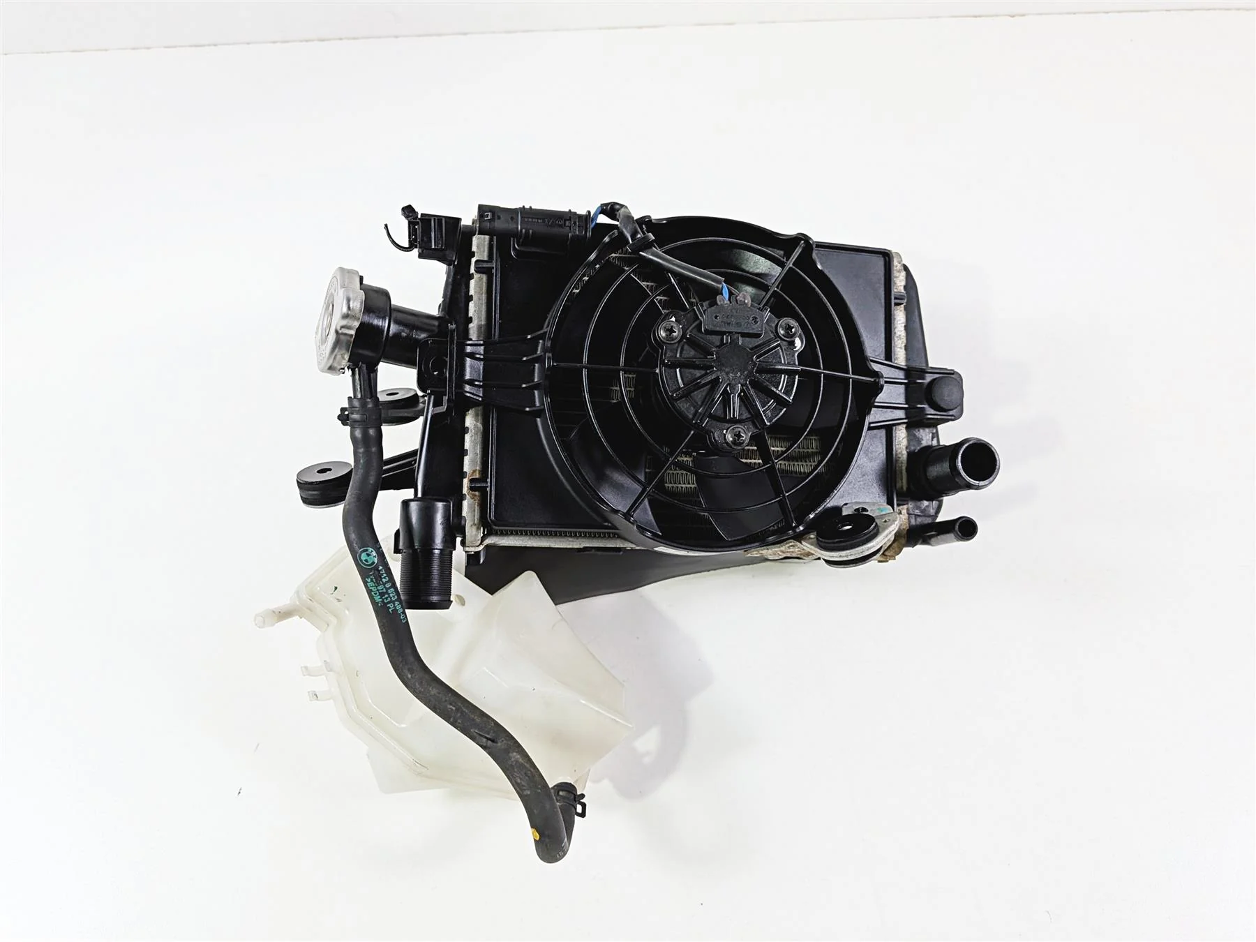 2015 BMW R1200GS  K50 Right Left Radiator Fan & Covers -No Leaks 17118546416 - Image 9