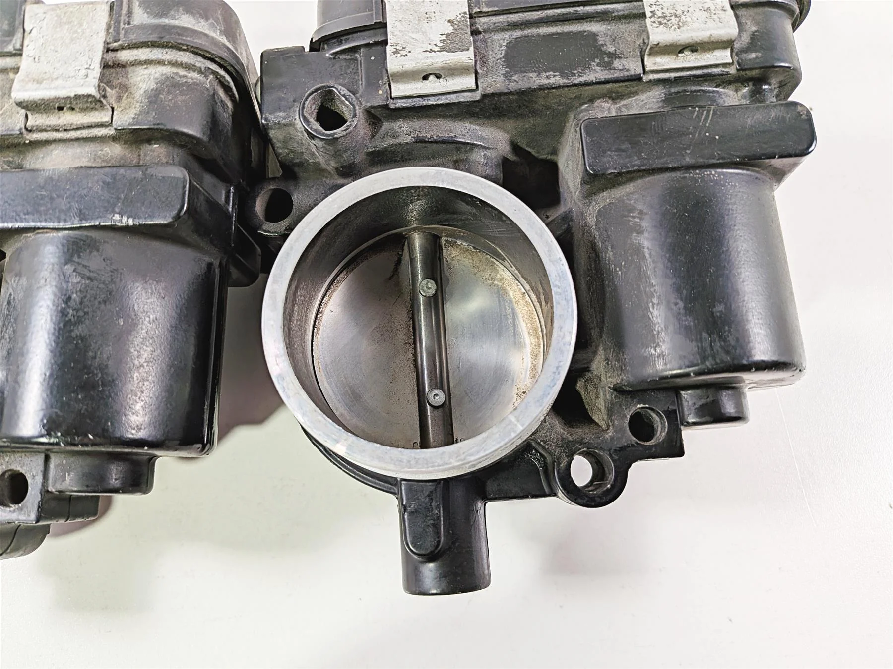 2015 BMW R1200GS  K50 Throttle Bodies Body Fuel Injection Set 13548564959 - Image 4