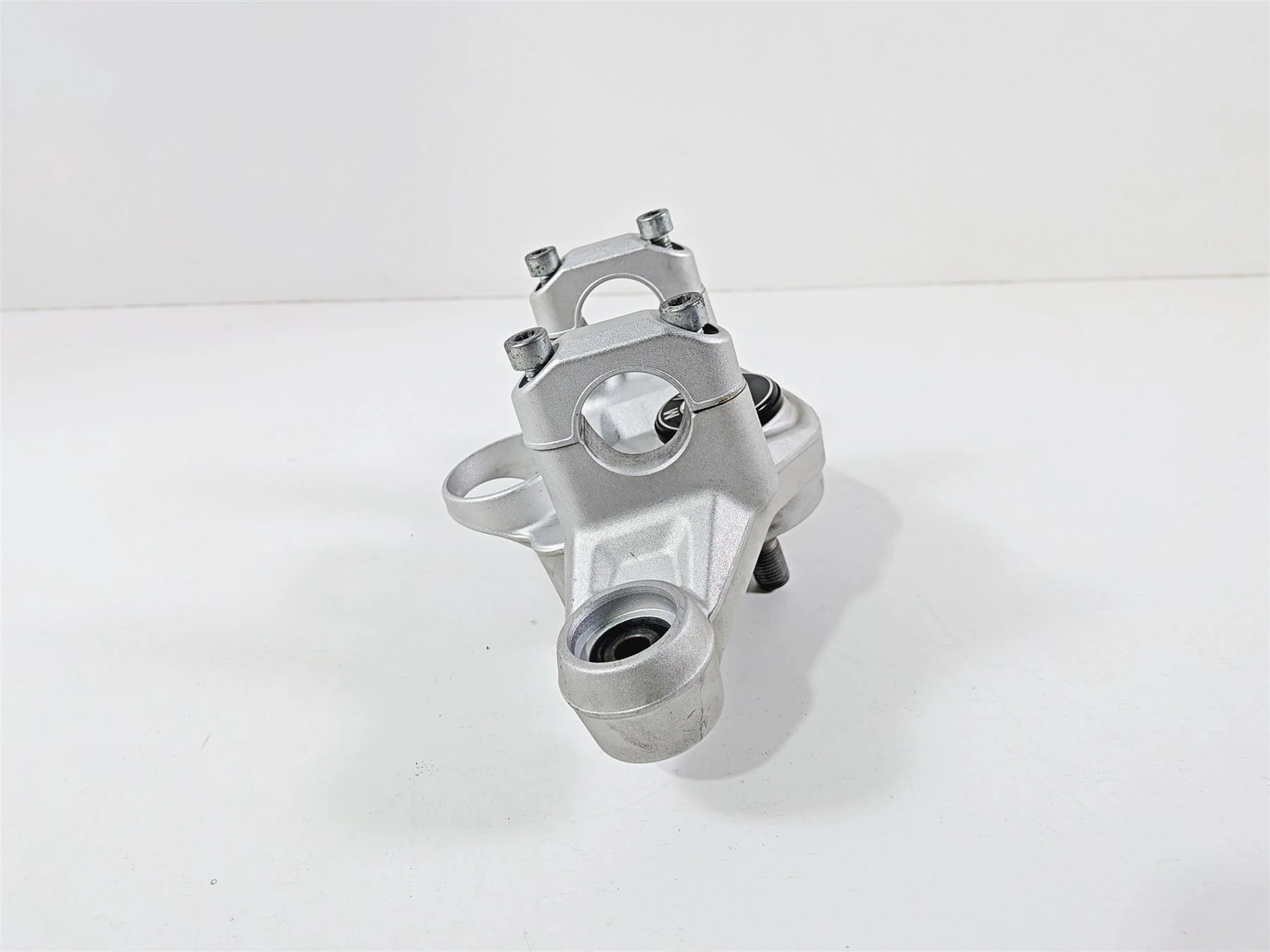 2015 BMW R1200GS  K50 Upper Triple Tree Steering Clamp 31428555849 - Image 3
