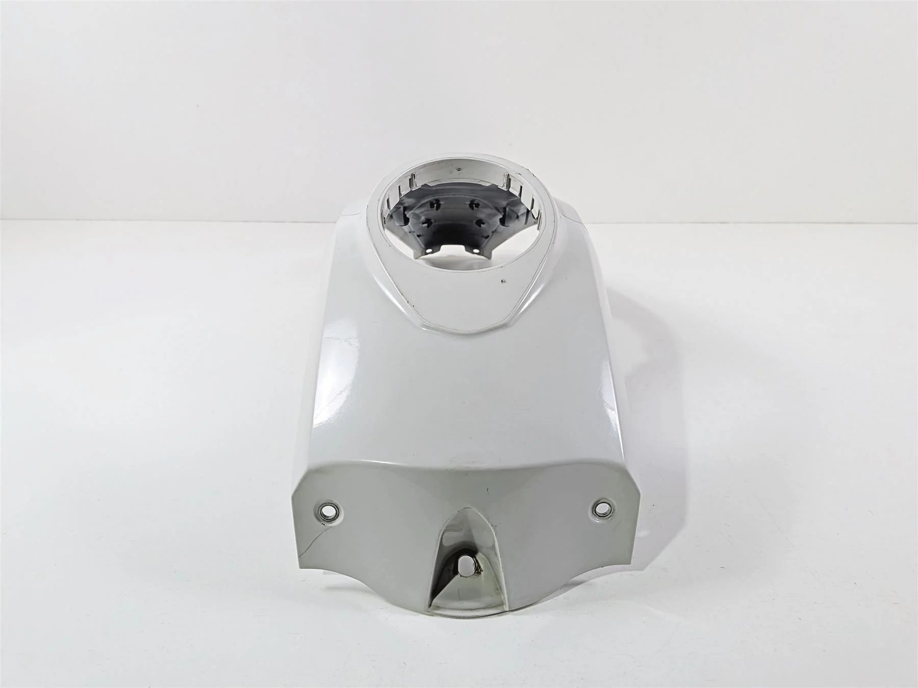 2015 BMW R1200GS K50 White Center Tank Cover Fairing 46638533667 46638563438 - Image 2