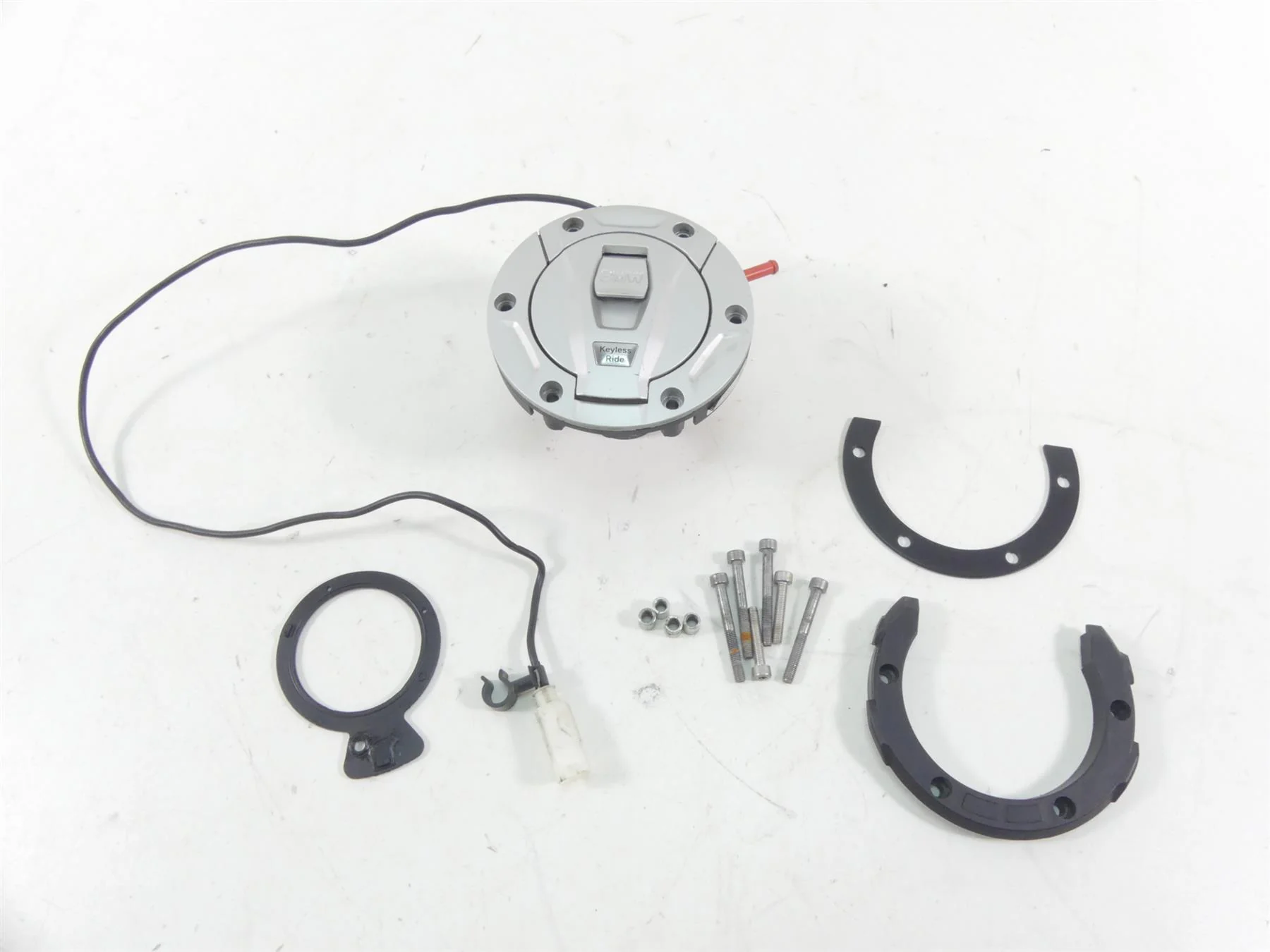 2015 BMW R1200RT K52 Keyless Fuel Gas Petrol Tank Cap + Mounts 16118552106