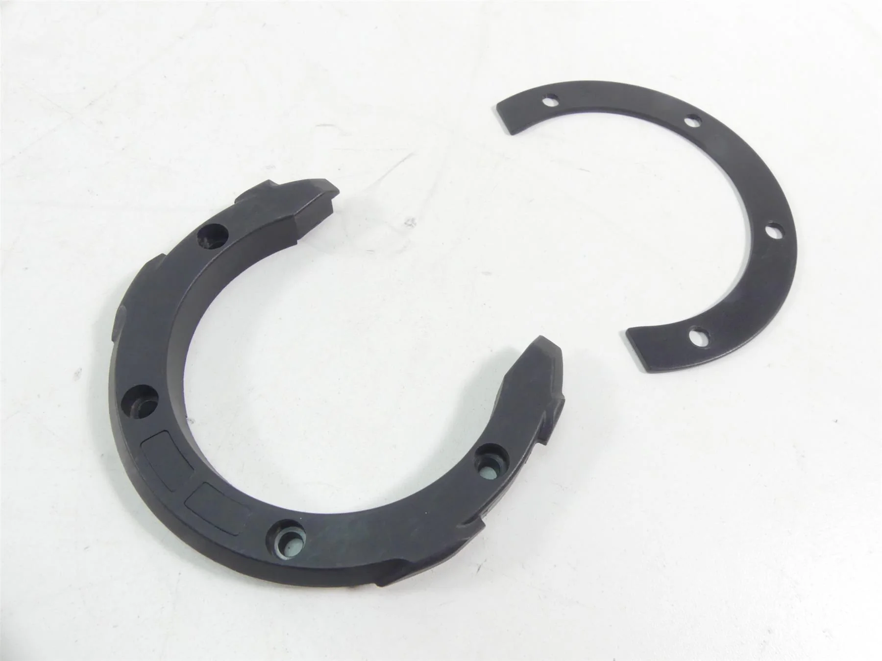 2015 BMW R1200RT K52 Keyless Fuel Gas Petrol Tank Cap + Mounts 16118552106 - Image 7