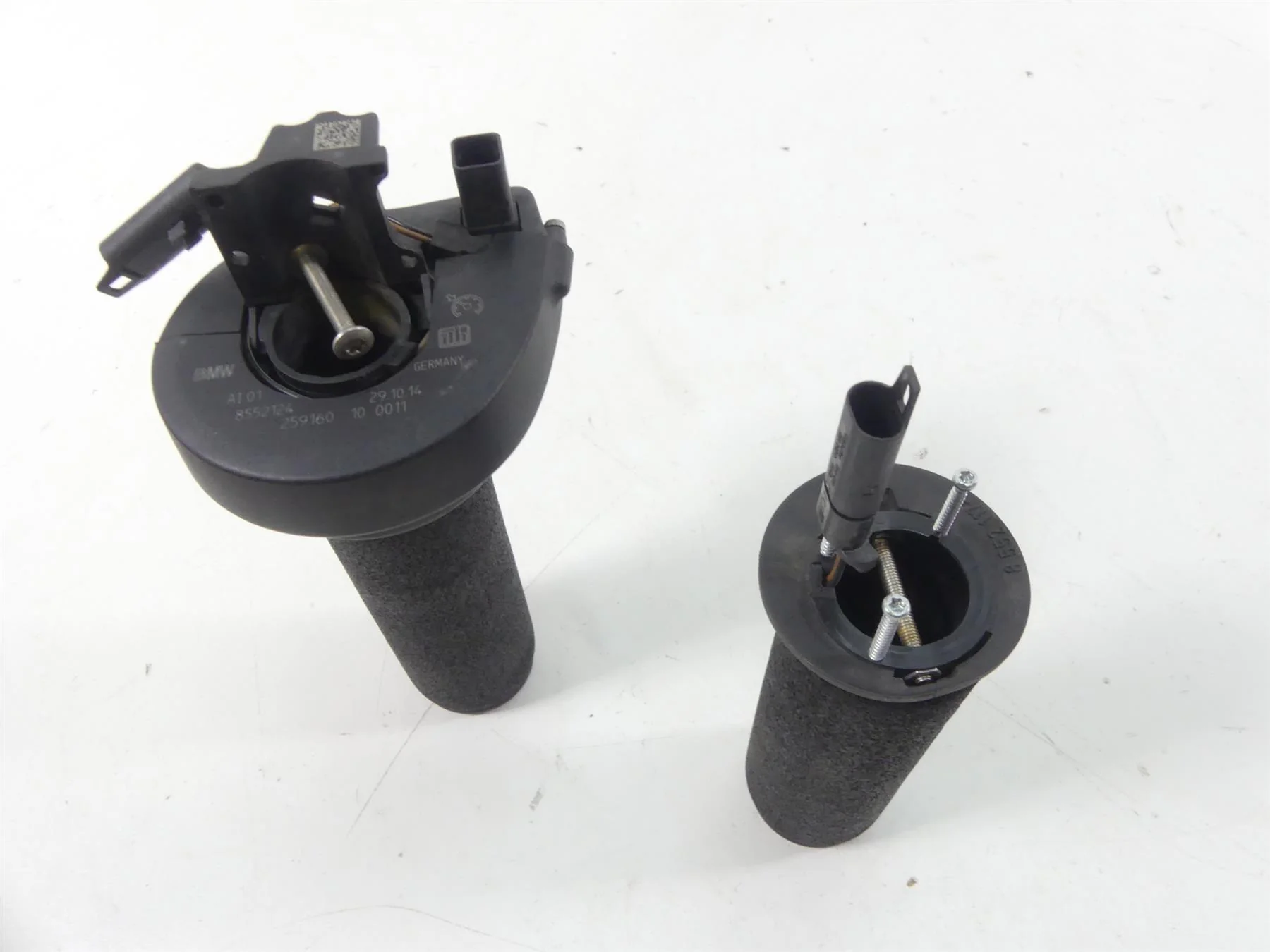 2015 BMW R1200RT K52 Left Right Heated Grip Grips Set 61318552117 61318552124 - Image 6