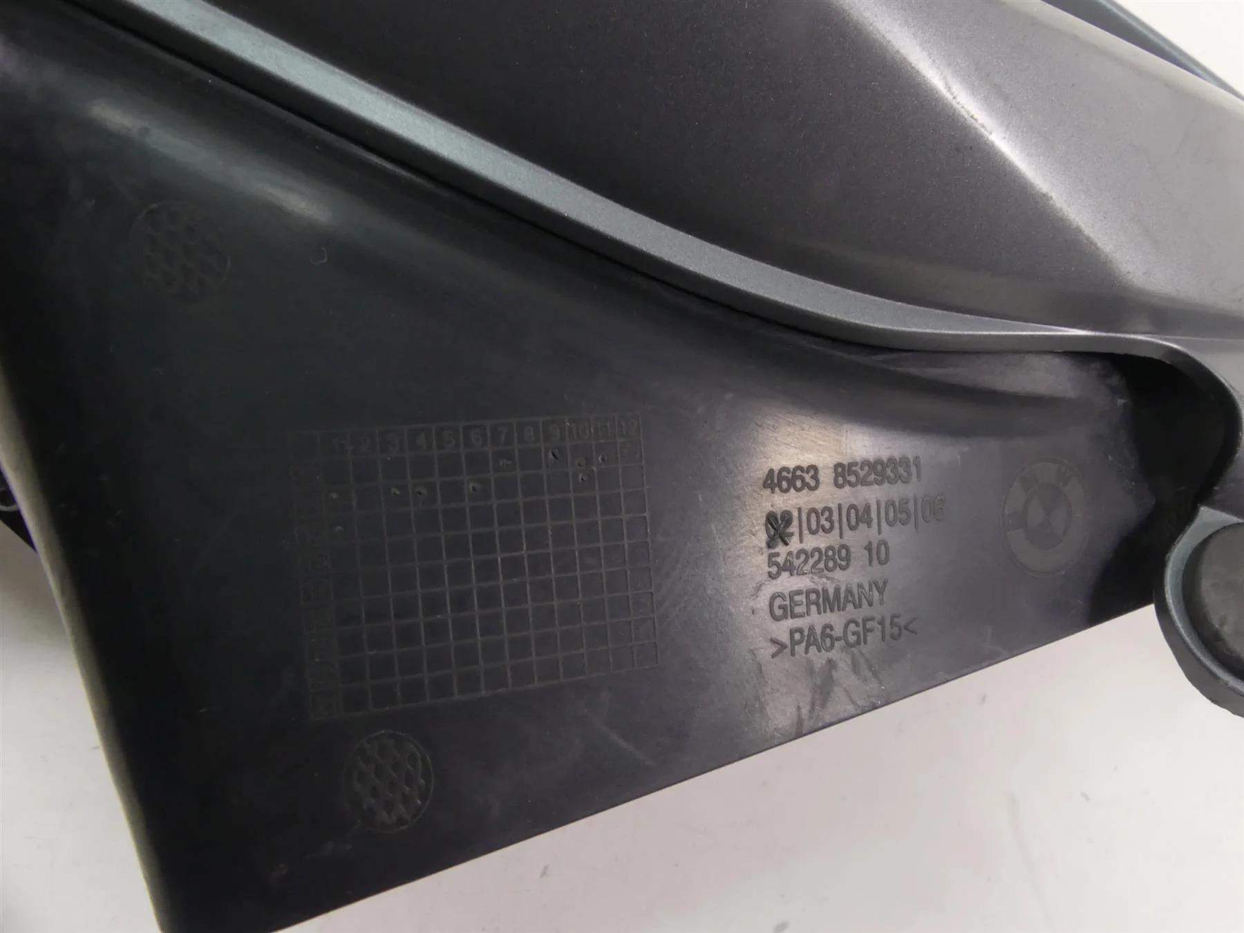 2015 BMW R1200RT K52 Left Side Between Leg Knee Fairing Cover 46638533581 - Image 10