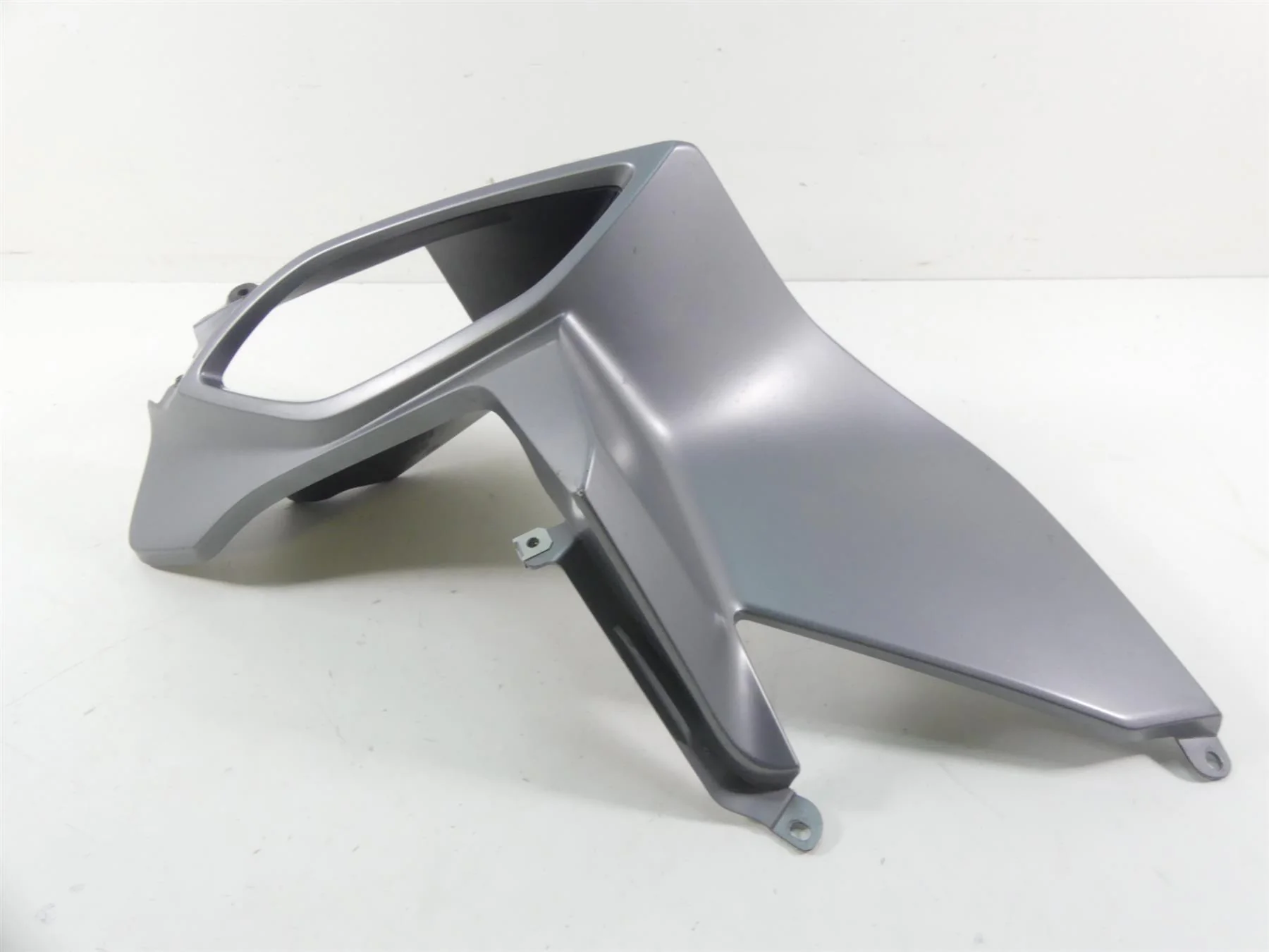 2015 BMW R1200RT K52 Left Side Between Leg Knee Fairing Cover 46638533581 - Image 2
