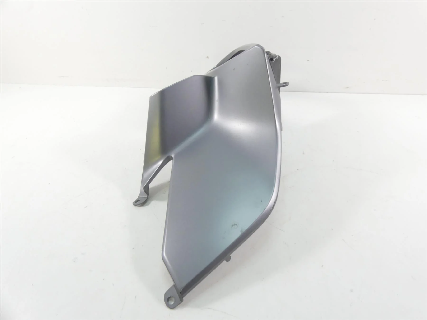 2015 BMW R1200RT K52 Left Side Between Leg Knee Fairing Cover 46638533581 - Image 3