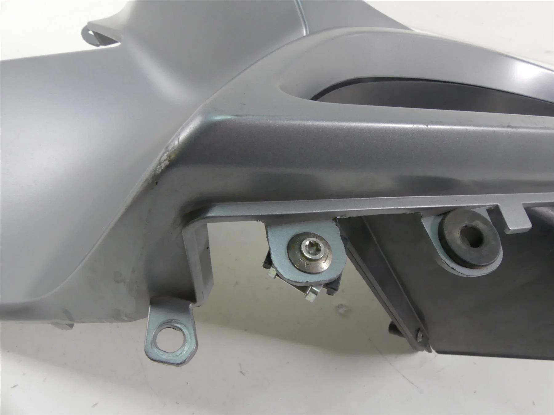 2015 BMW R1200RT K52 Left Side Between Leg Knee Fairing Cover 46638533581 - Image 9