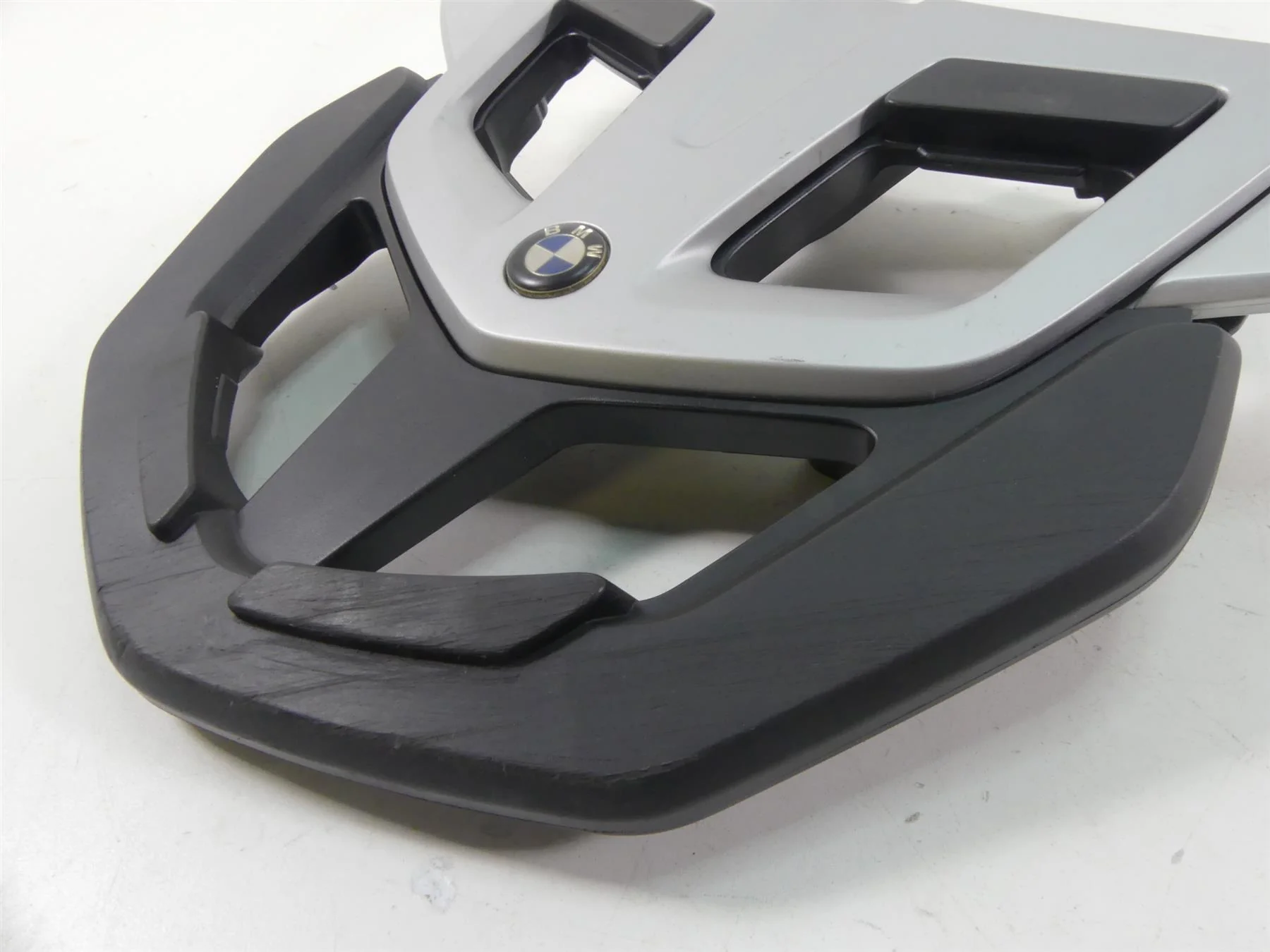 2015 BMW R1200RT K52 Rear Luggage Rack Carrier + Rear Grabs Set 46548520650 - Image 10