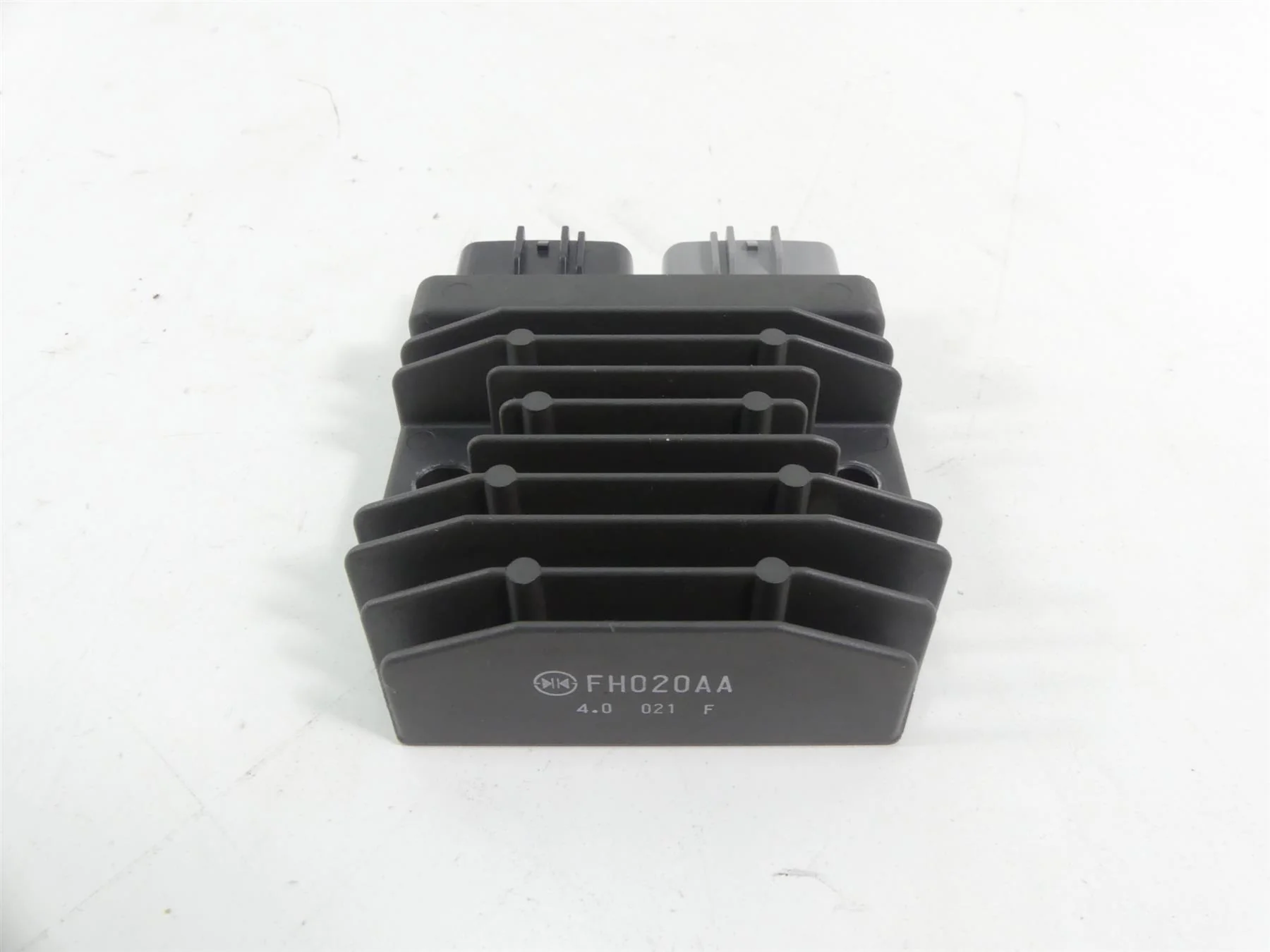 2015 BMW R1200RT K52 Rectifier Voltage Regulator 12318523367 FH020AA - Image 3