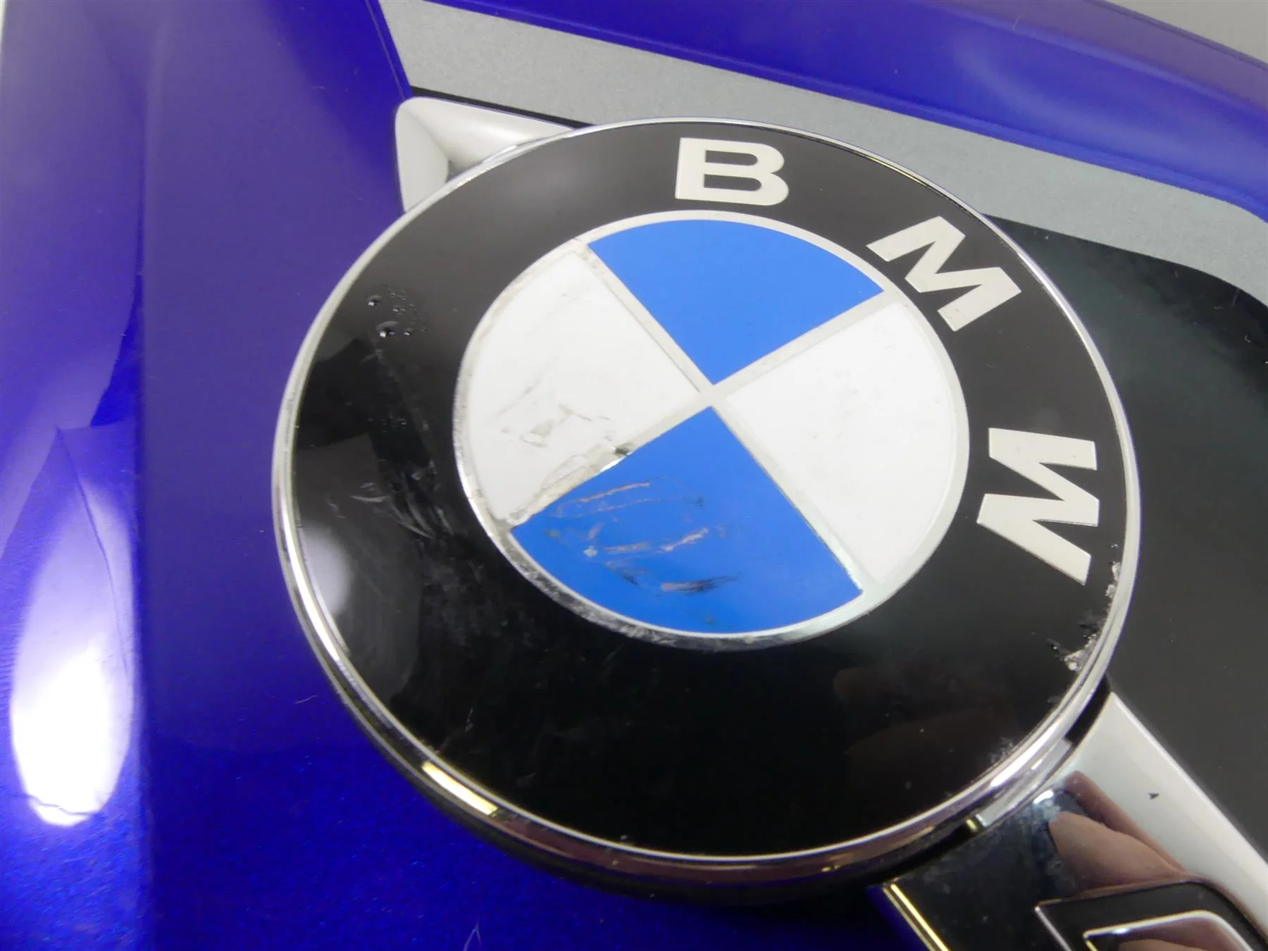 2015 BMW R1200RT K52 Right Side Blue Tank Cover Fairing 40902347090 - Image 6
