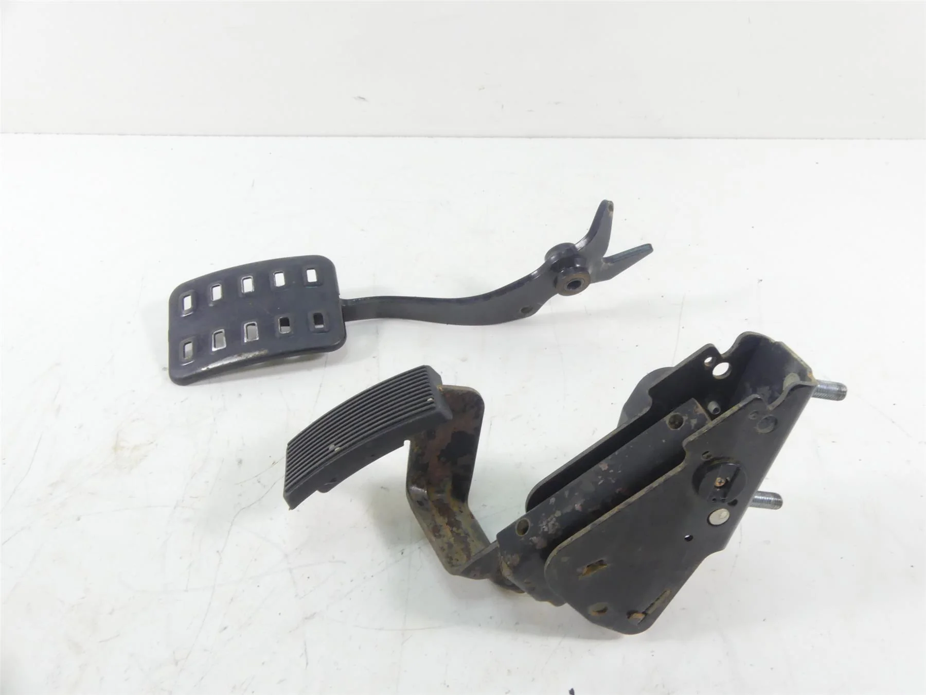 2015 Can-Am Commander 1000XT Accelerate Brake Foot Pedal 317780-001 318060 - Image 2