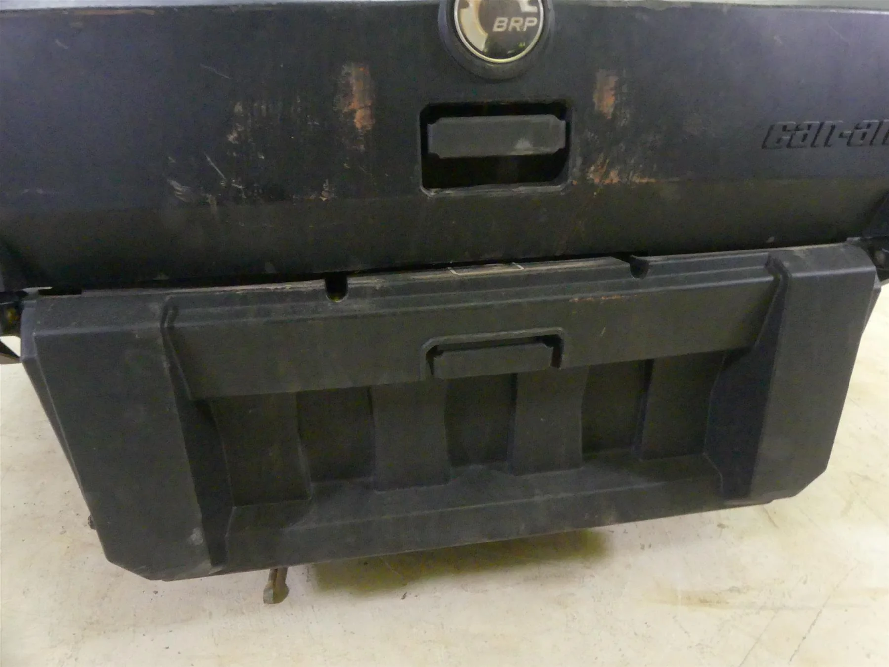 2015 Can-Am Commander 1000XT Rear Cargo Box Trunk Side Panel Bed 715002361 - Image 9