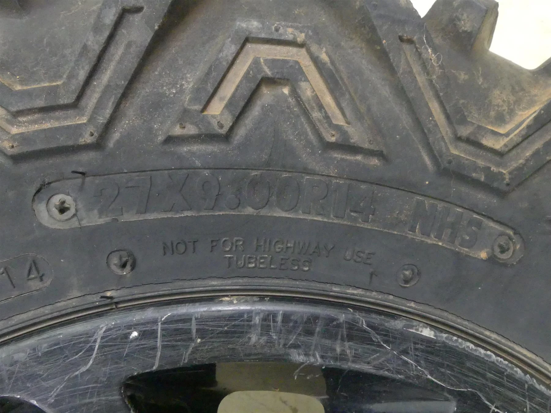 2015 Can-Am Commander 1000XT Wheel Tire Maxxis Bighorn 2.0 27x11-14 27x9-14 - Image 10