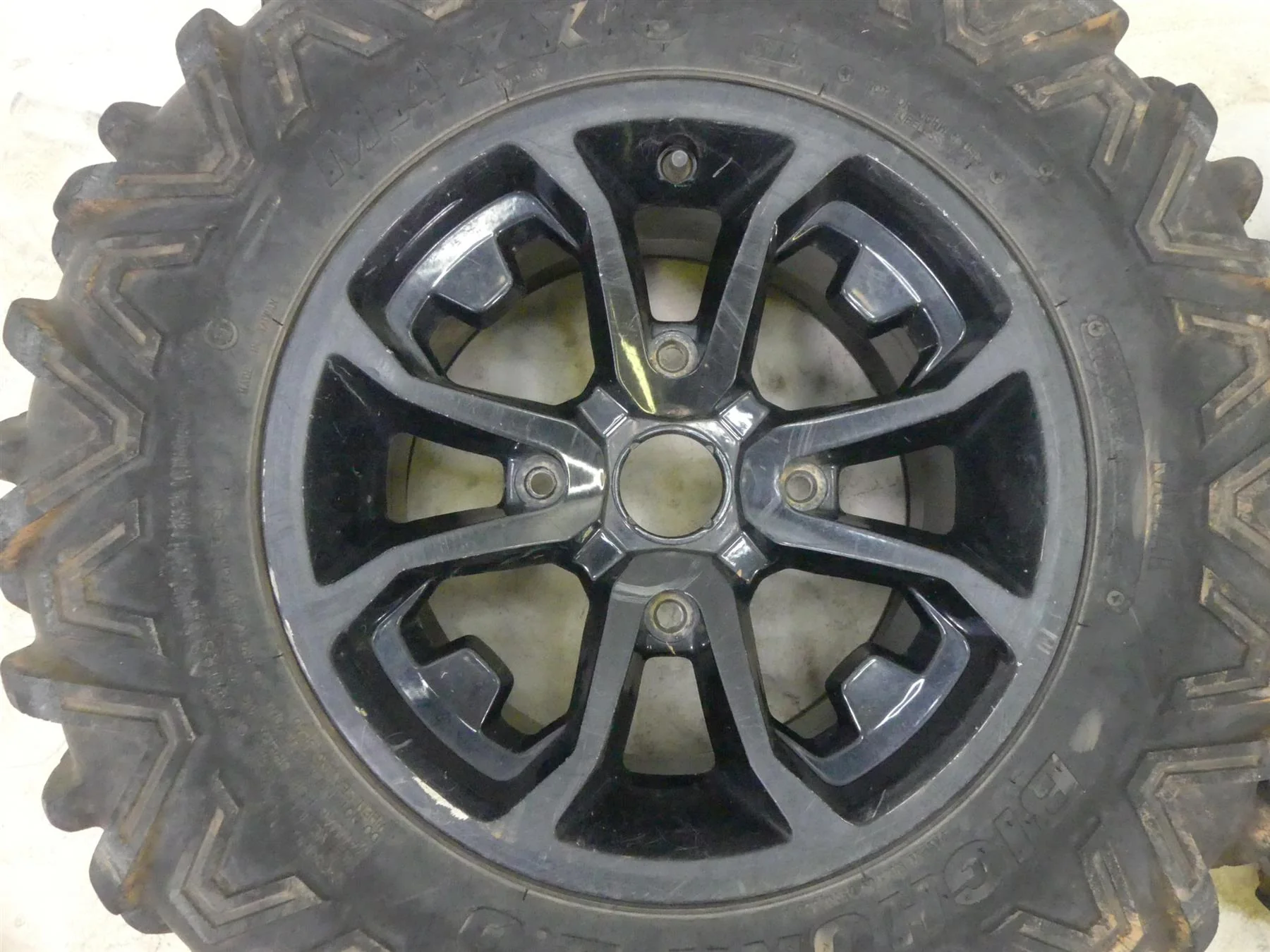 2015 Can-Am Commander 1000XT Wheel Tire Maxxis Bighorn 2.0 27x11-14 27x9-14 - Image 12