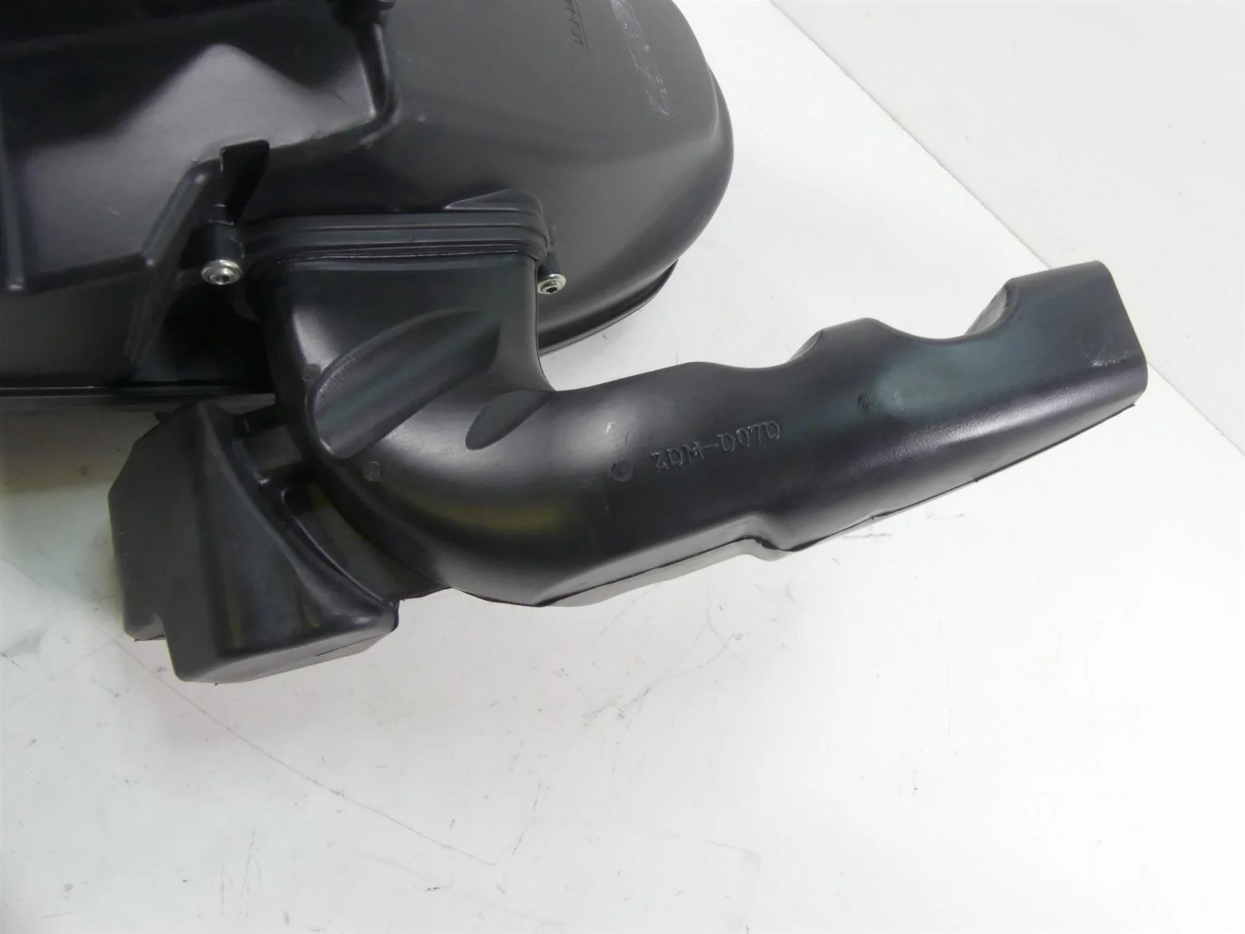 2015 Ducati Diavel Dark Air Cleaner Cooler Filter Breather & Ram Tubes 44213031A - Image 11