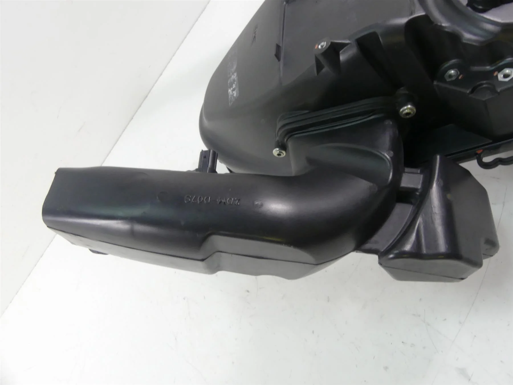 2015 Ducati Diavel Dark Air Cleaner Cooler Filter Breather & Ram Tubes 44213031A - Image 2