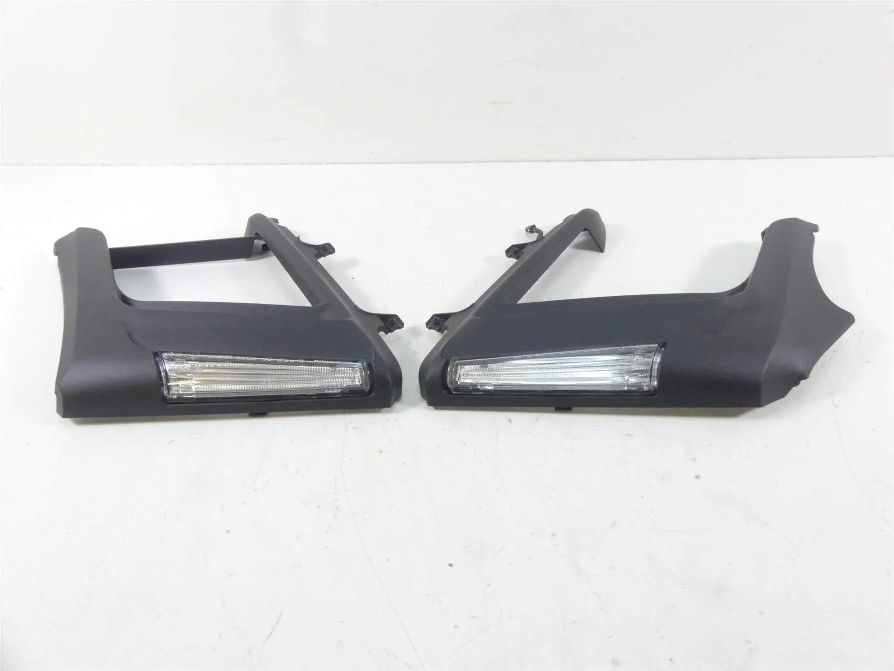 2015 Ducati Diavel Dark Front Blinker Turn Signal Set 53010302B 53010312B