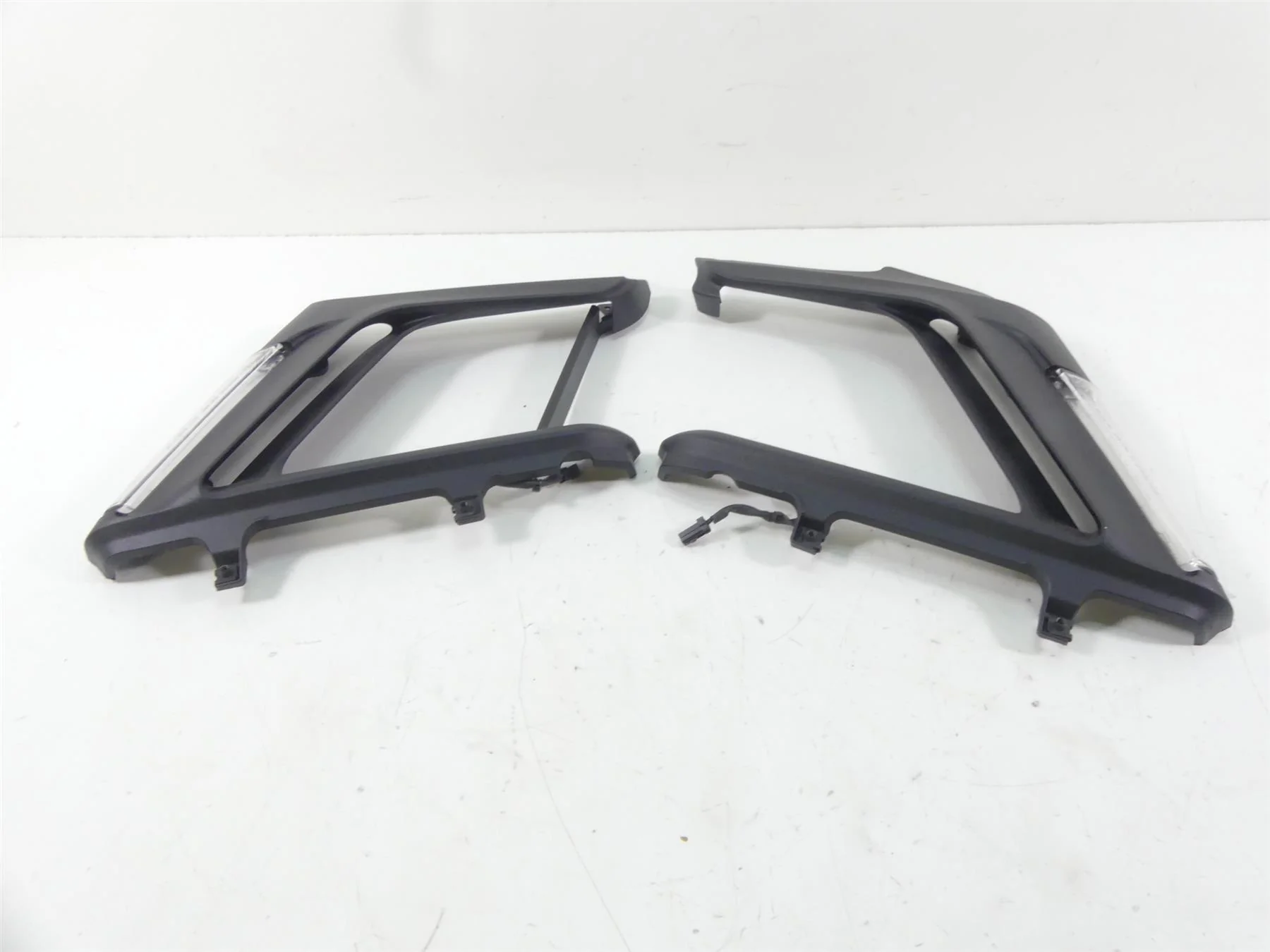 2015 Ducati Diavel Dark Front Blinker Turn Signal Set 53010302B 53010312B - Image 2