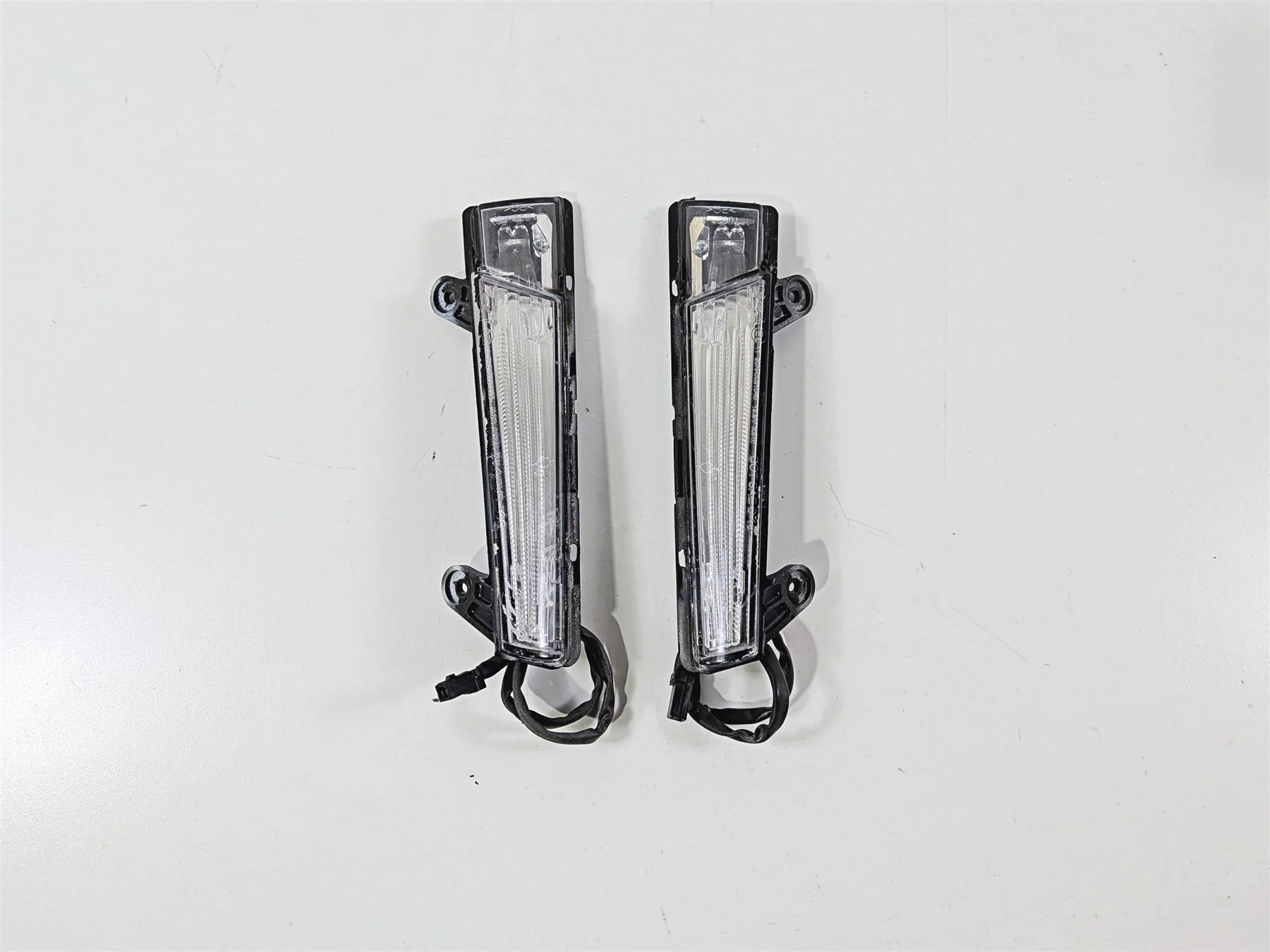 2015 Ducati Diavel Dark Front Blinker Turn Signal Set -Read 53010301B 53010311B - Image 3