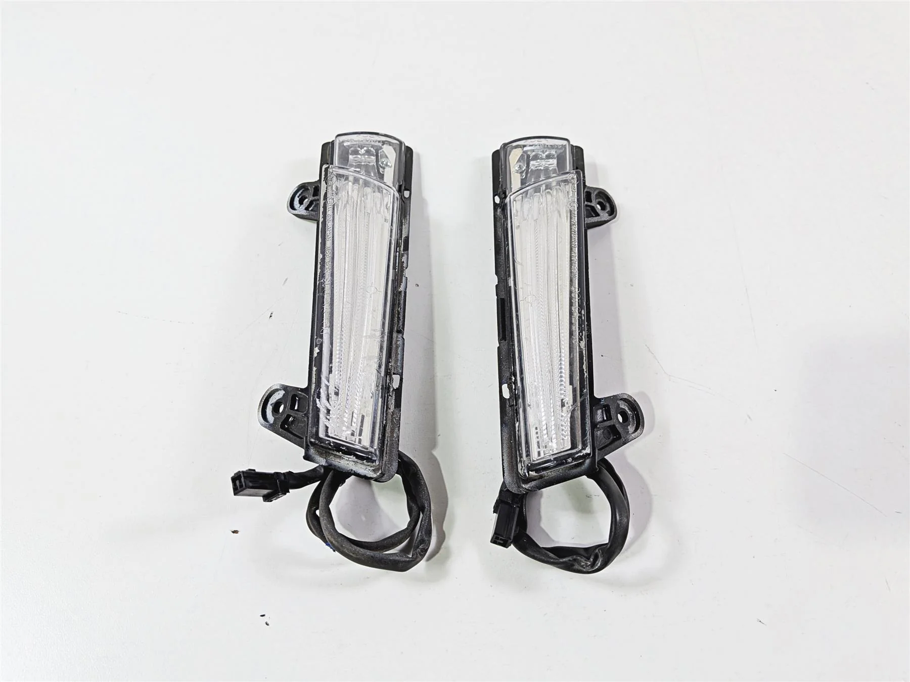 2015 Ducati Diavel Dark Front Blinker Turn Signal Set -Read 53010301B 53010311B - Image 4