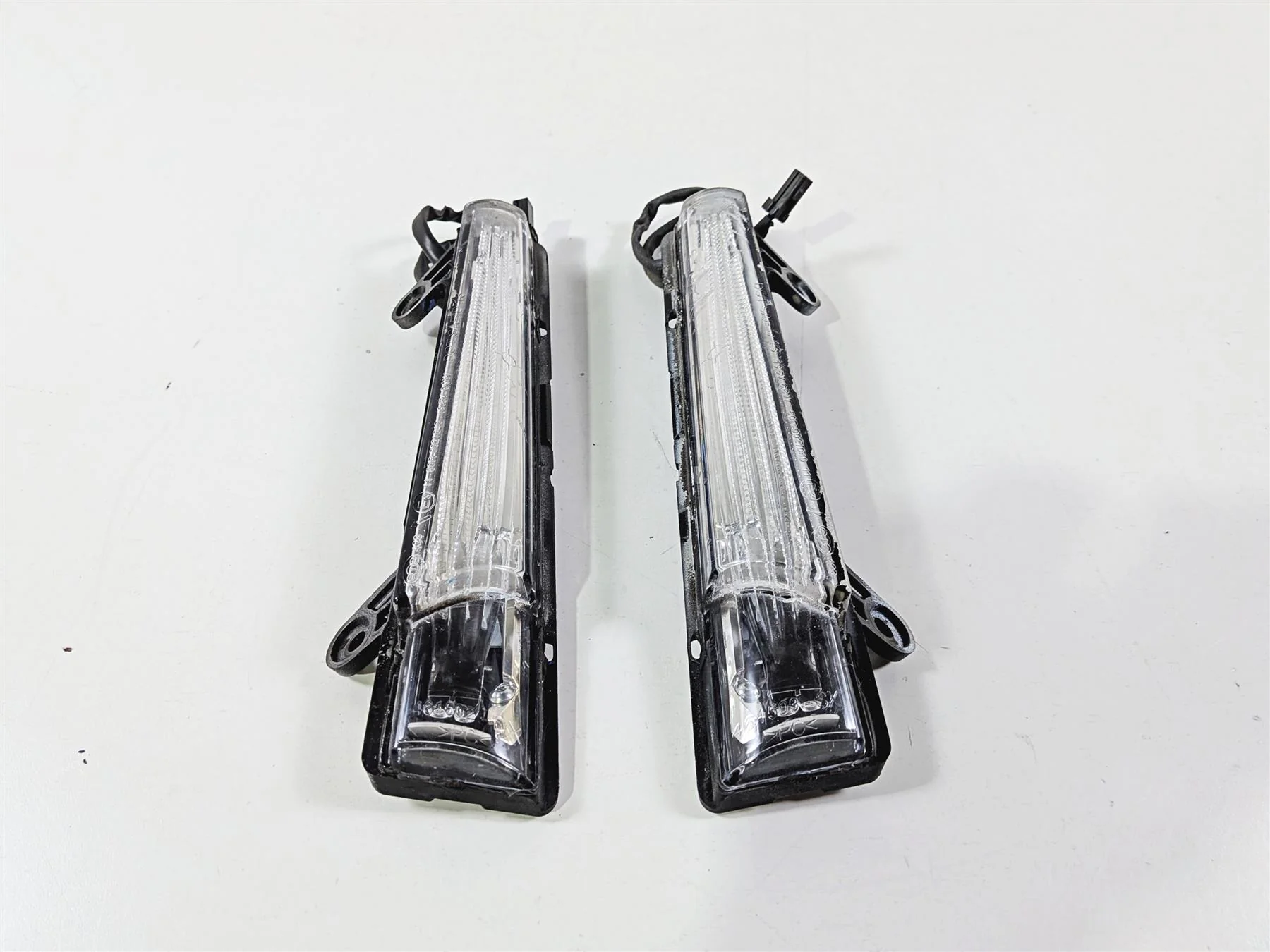 2015 Ducati Diavel Dark Front Blinker Turn Signal Set -Read 53010301B 53010311B - Image 6