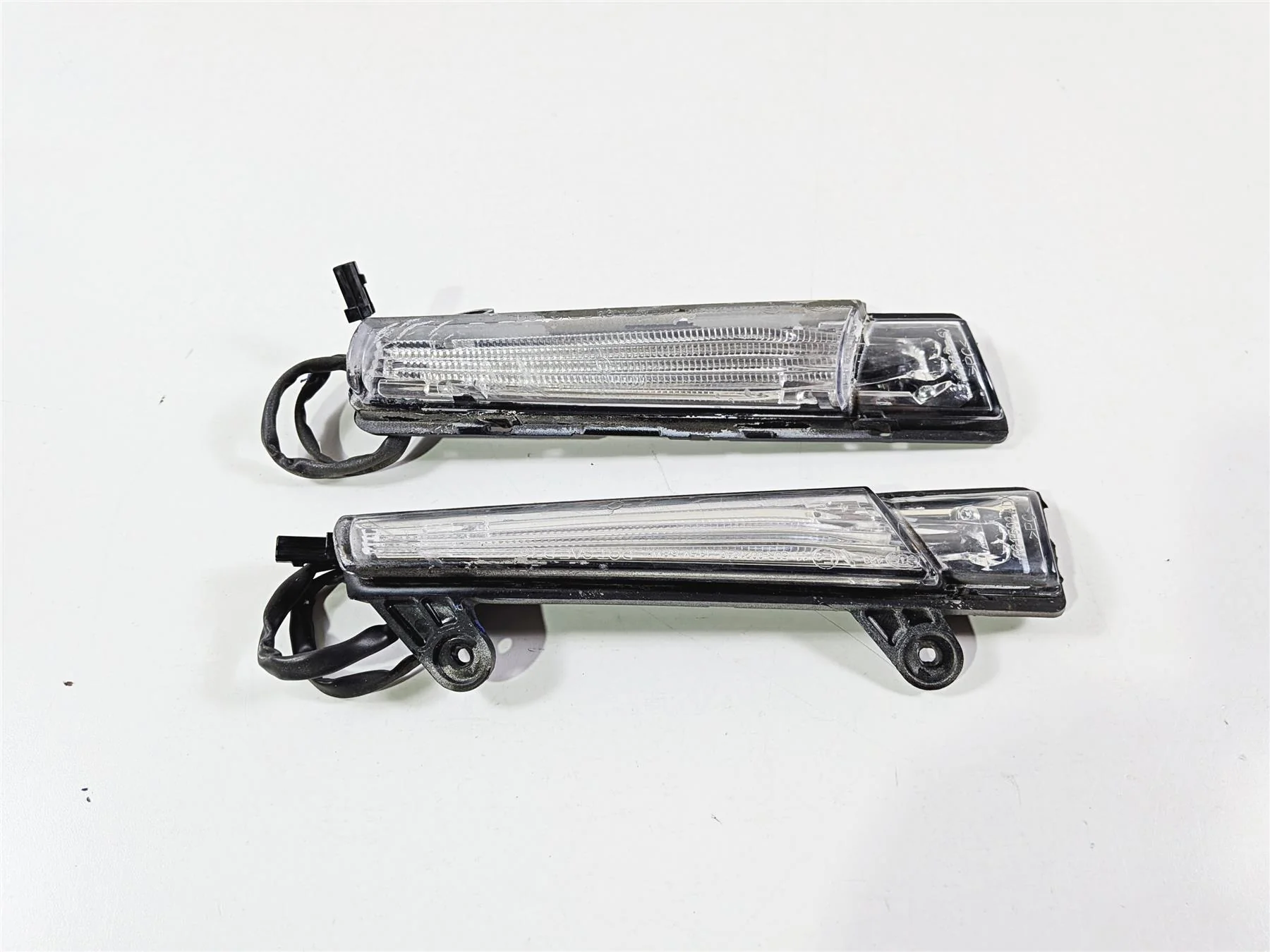 2015 Ducati Diavel Dark Front Blinker Turn Signal Set -Read 53010301B 53010311B - Image 7