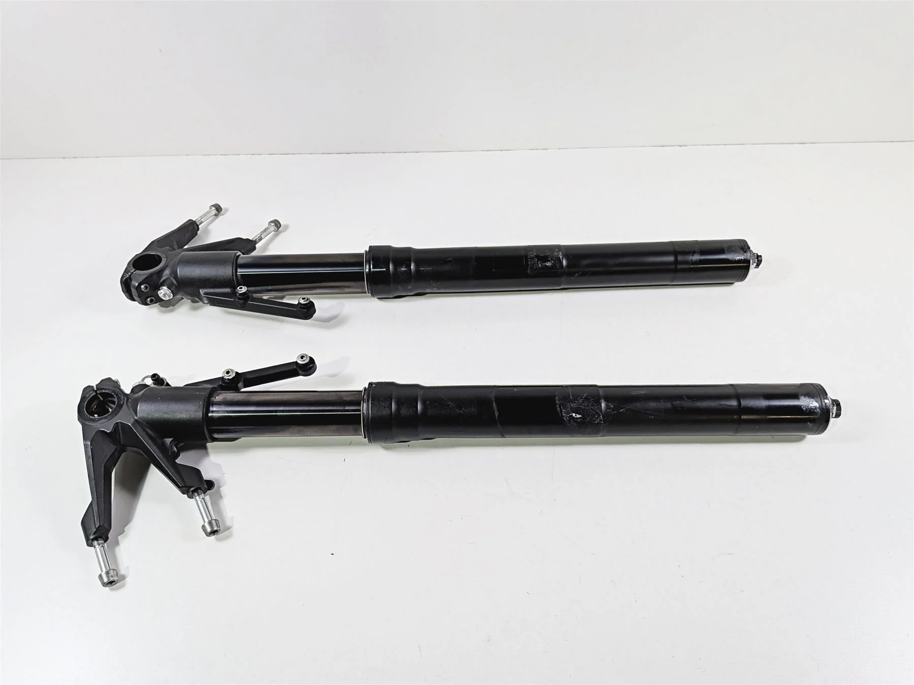 2015 Ducati Diavel Dark Front Fork Legs -Straight No Leaks 34420392A 34520393A - Image 2