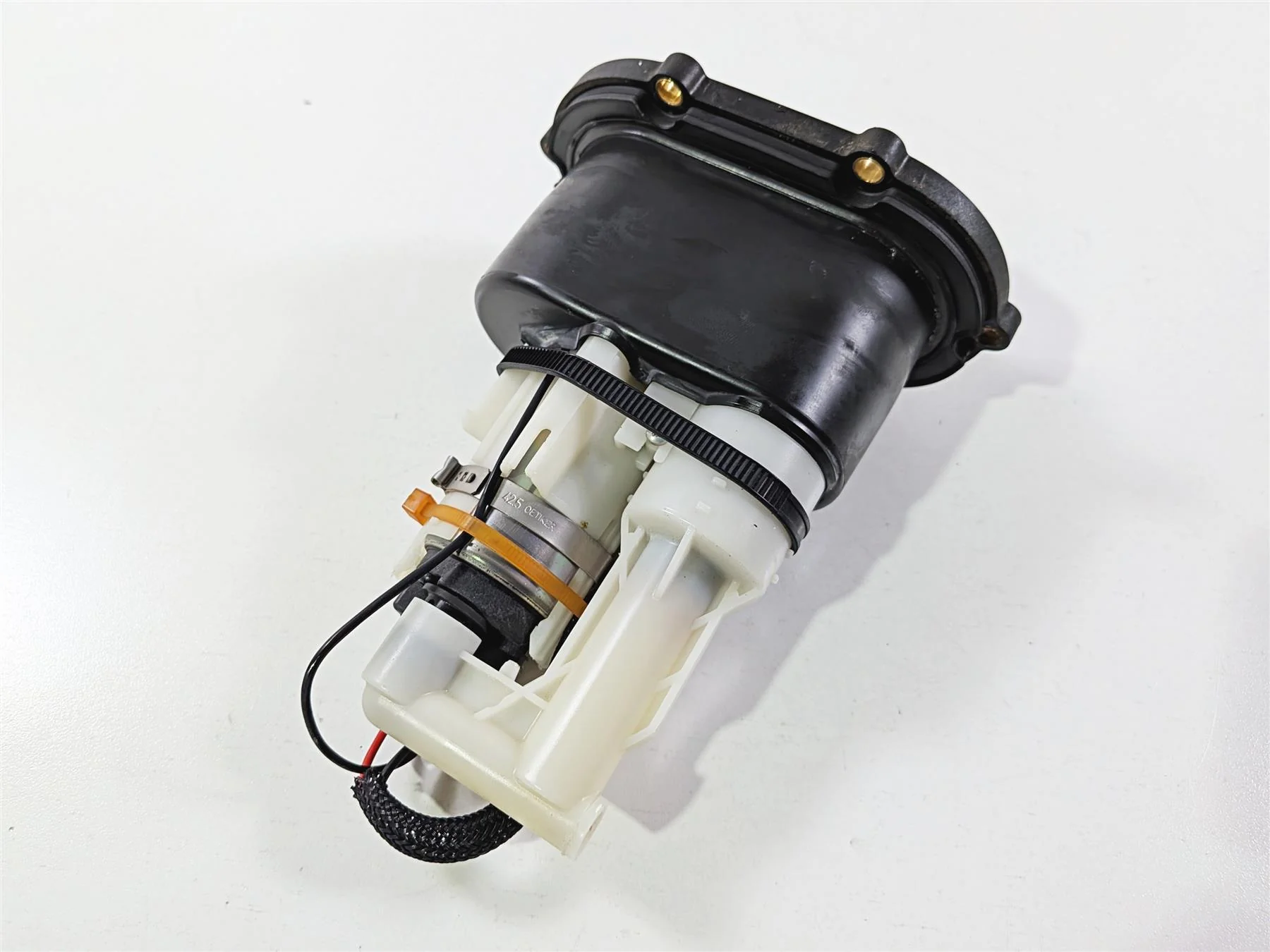 2015 Ducati Diavel Dark Fuel Gas Petrol Pump - Tested 16023981B - Image 11