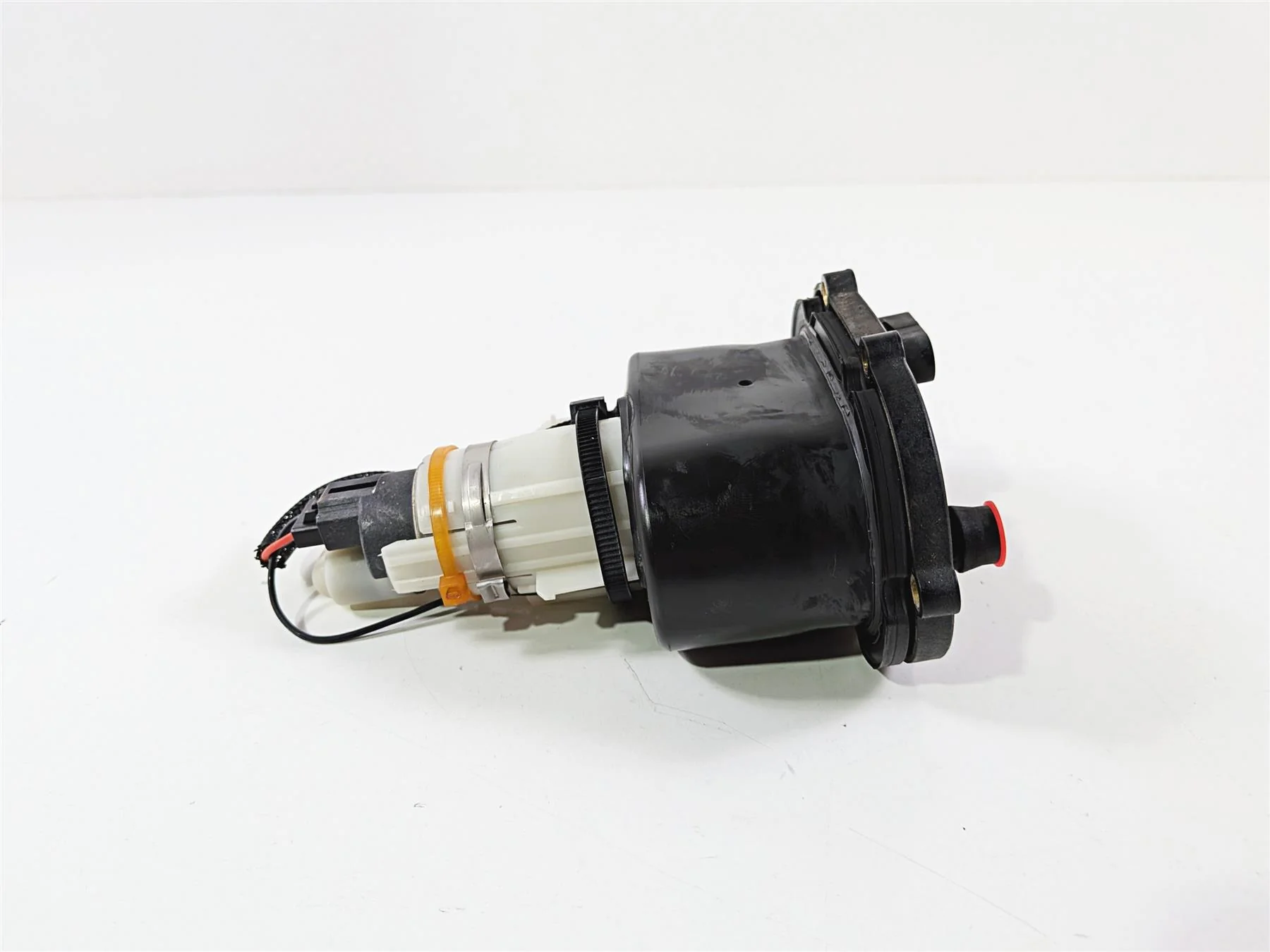 2015 Ducati Diavel Dark Fuel Gas Petrol Pump - Tested 16023981B - Image 4