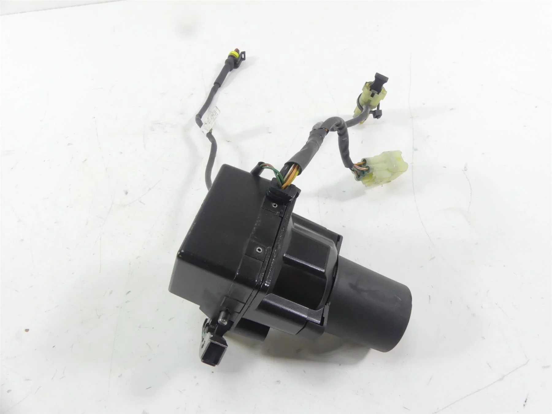 2015 Ducati Diavel Dark Handsfree Hands Free Ignition Switch - No Fob 28611248B - Image 2
